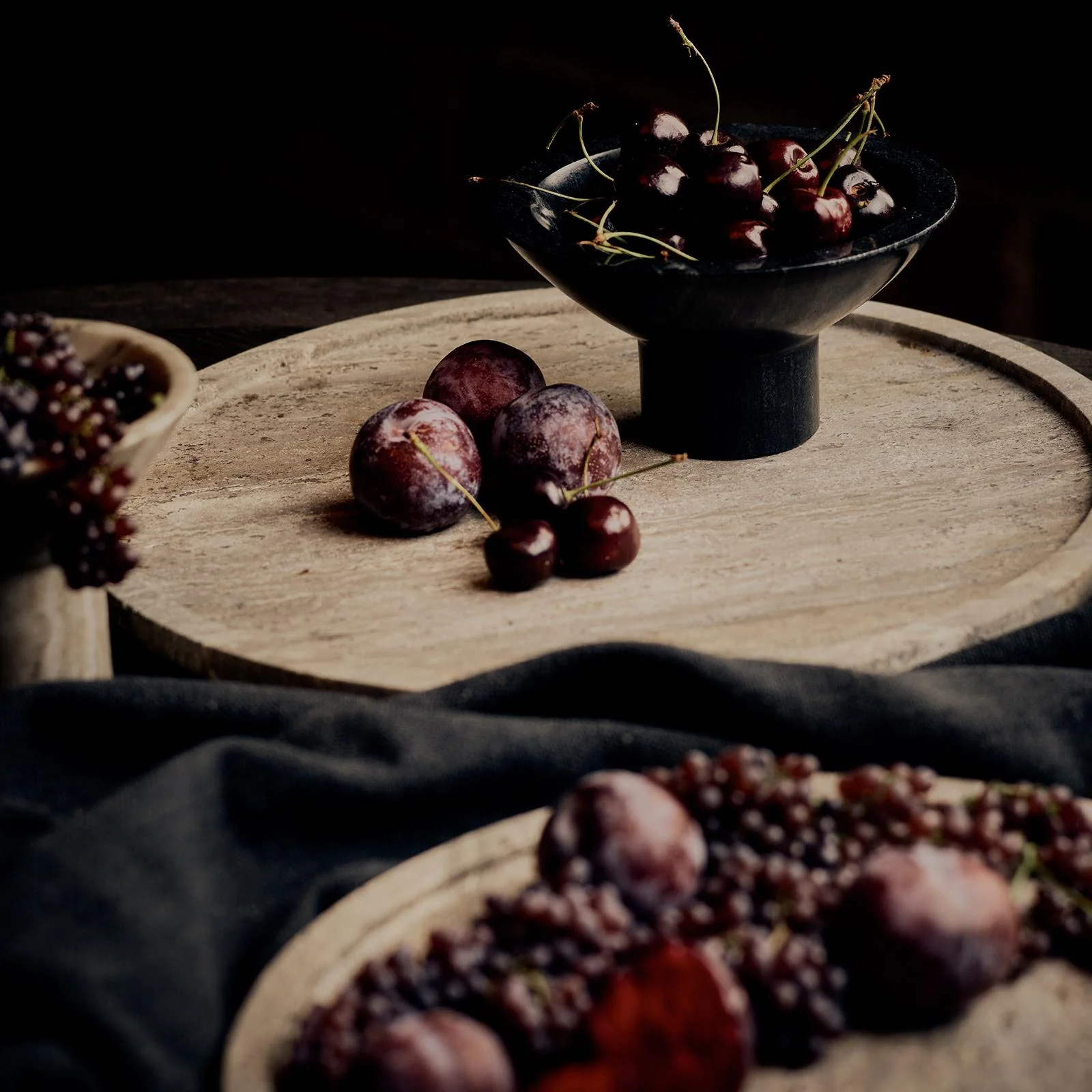 Sutton Round Travertine Tray Set | Grey - Image 2
