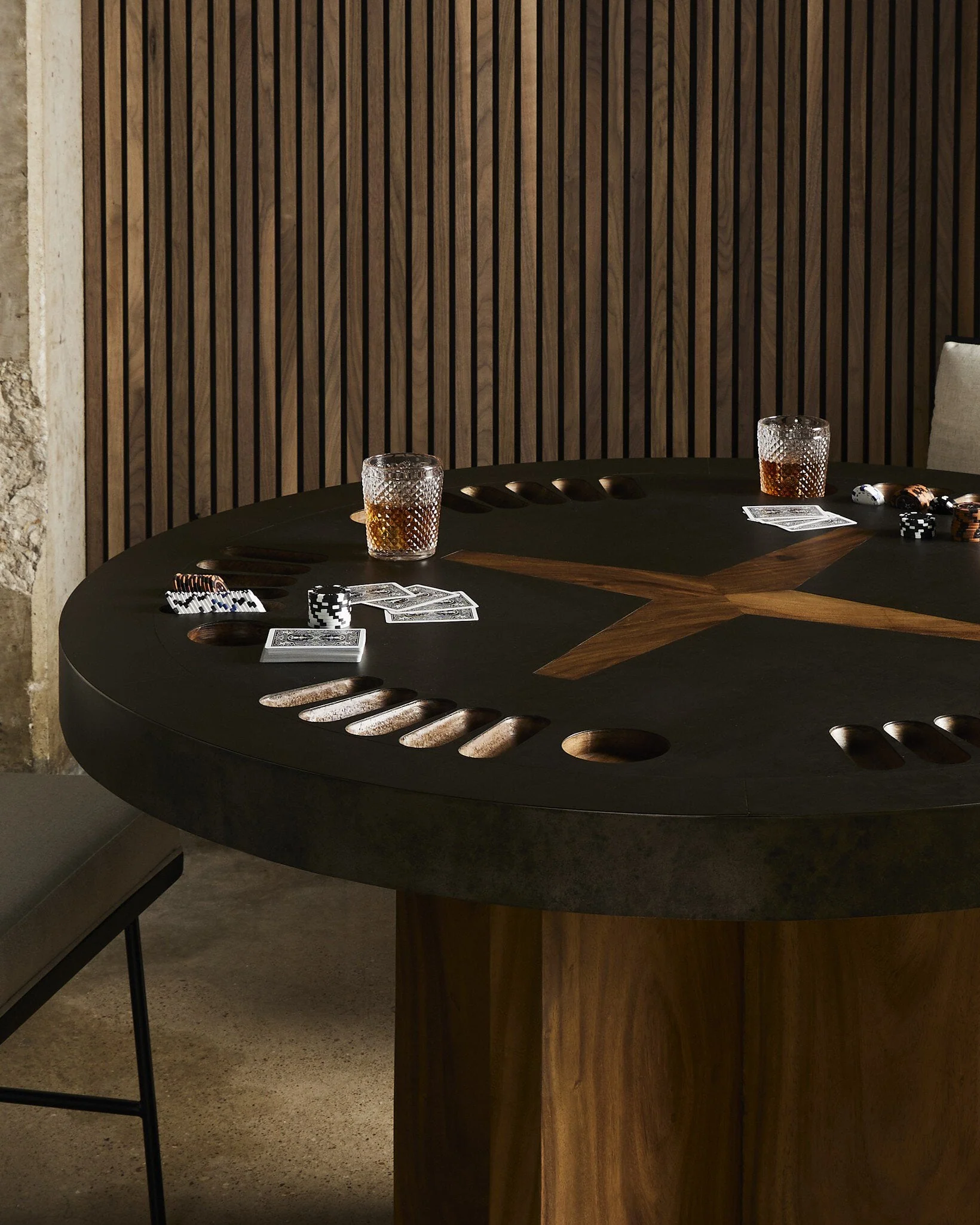 Poker Table - Aged Metal - Image 3