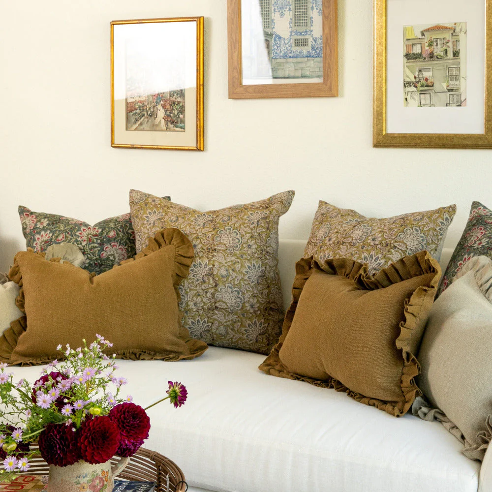 Kundan Stone on White Pillow - Image 2