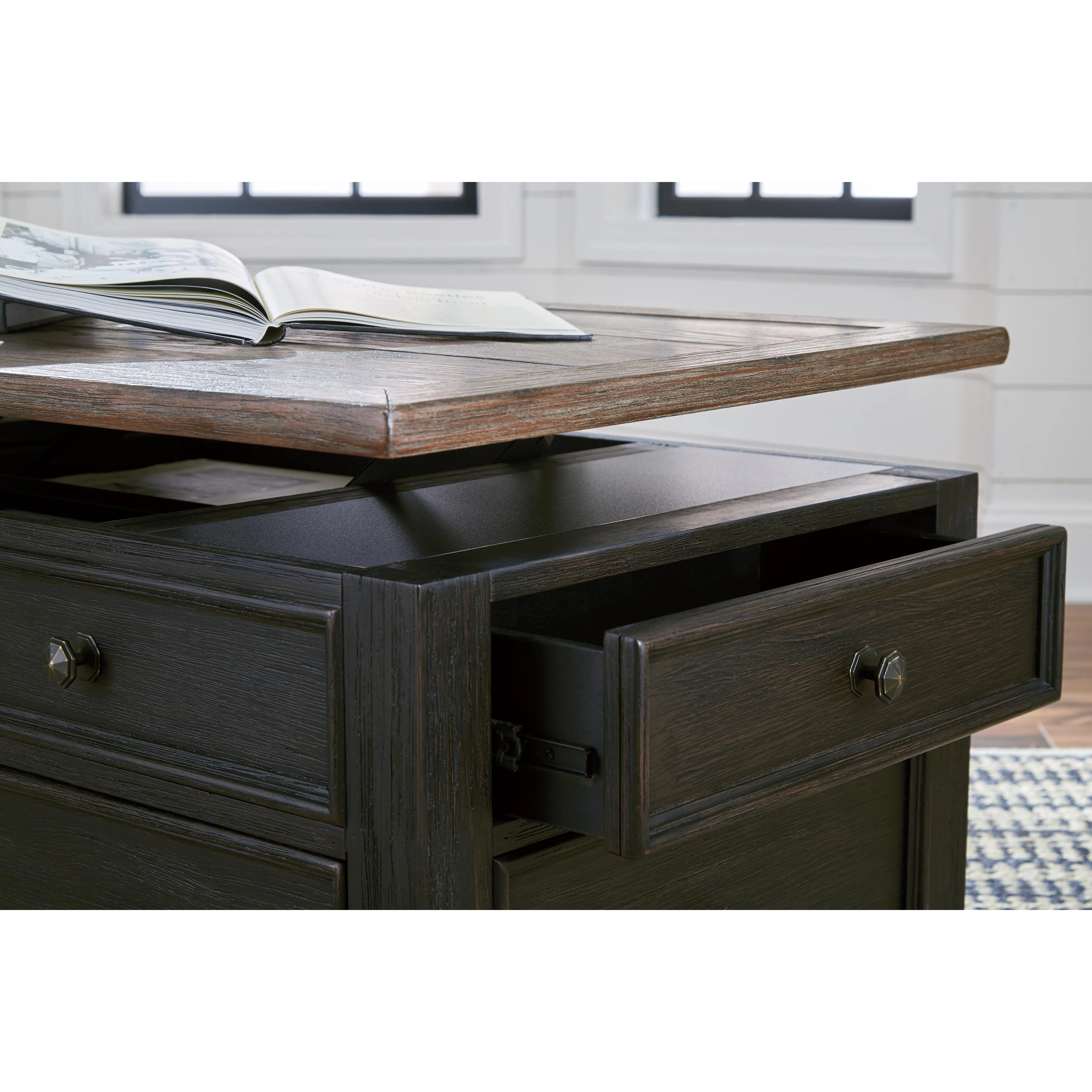 Signature Design by Ashley Tyler Creek Lift Top Cocktail Table T736-20 - Image 3