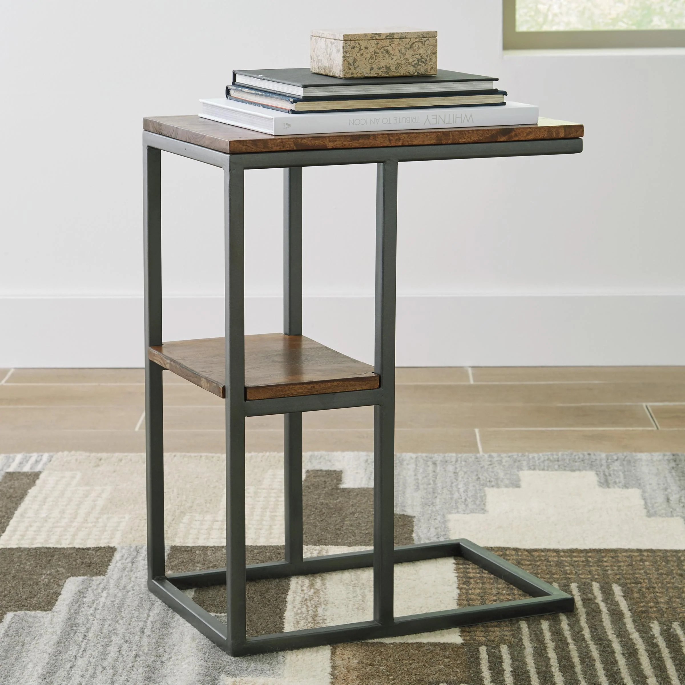Signature Design by Ashley Forestmin Accent Table A4000049 - Image 2