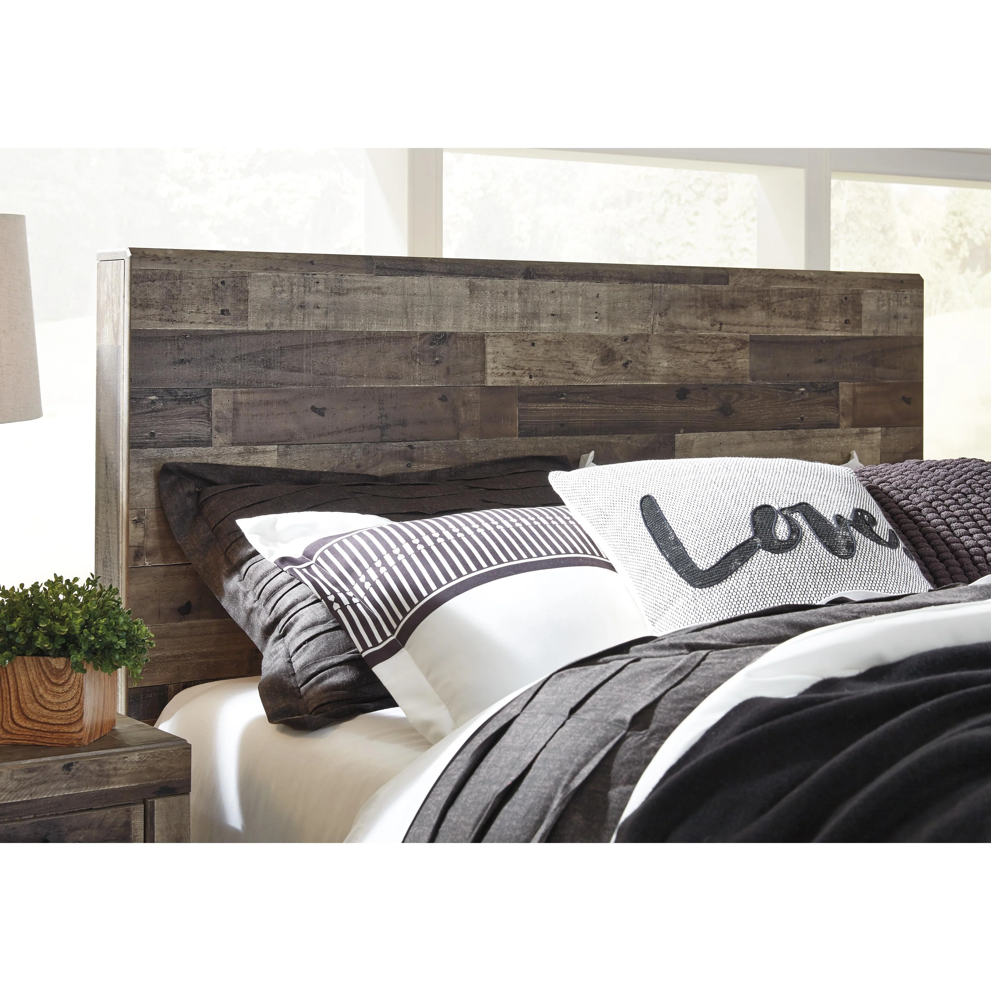Benchcraft Derekson King Panel Bed B200-58/B200-56/B200-97 - Image 3