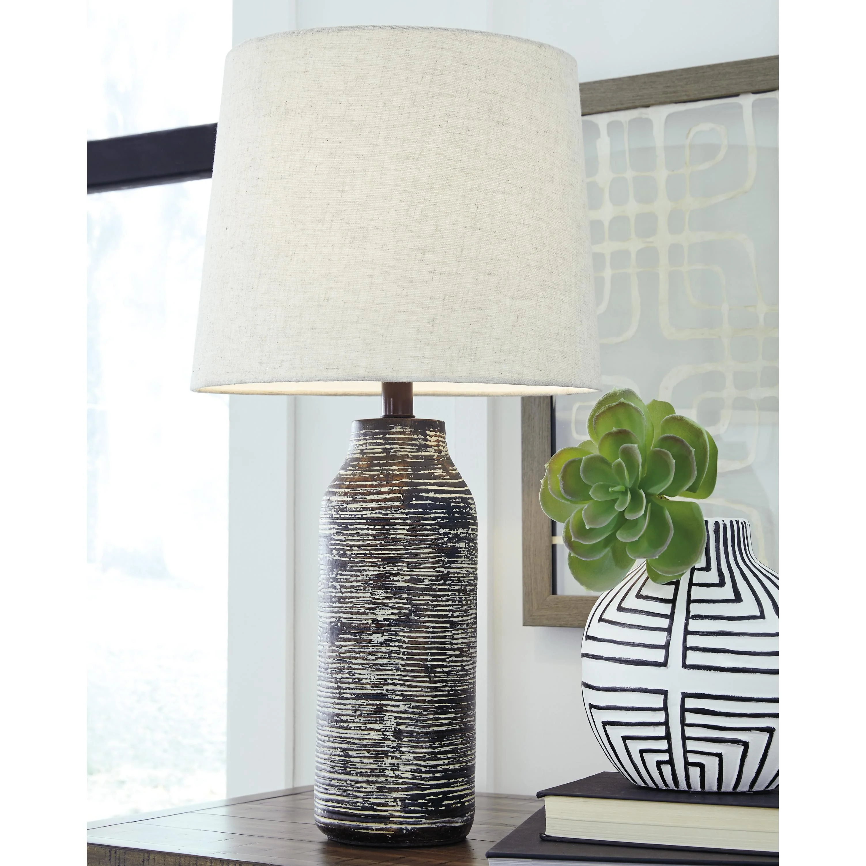 Signature Design by Ashley Mahima Table Lamp L235584 - Image 2