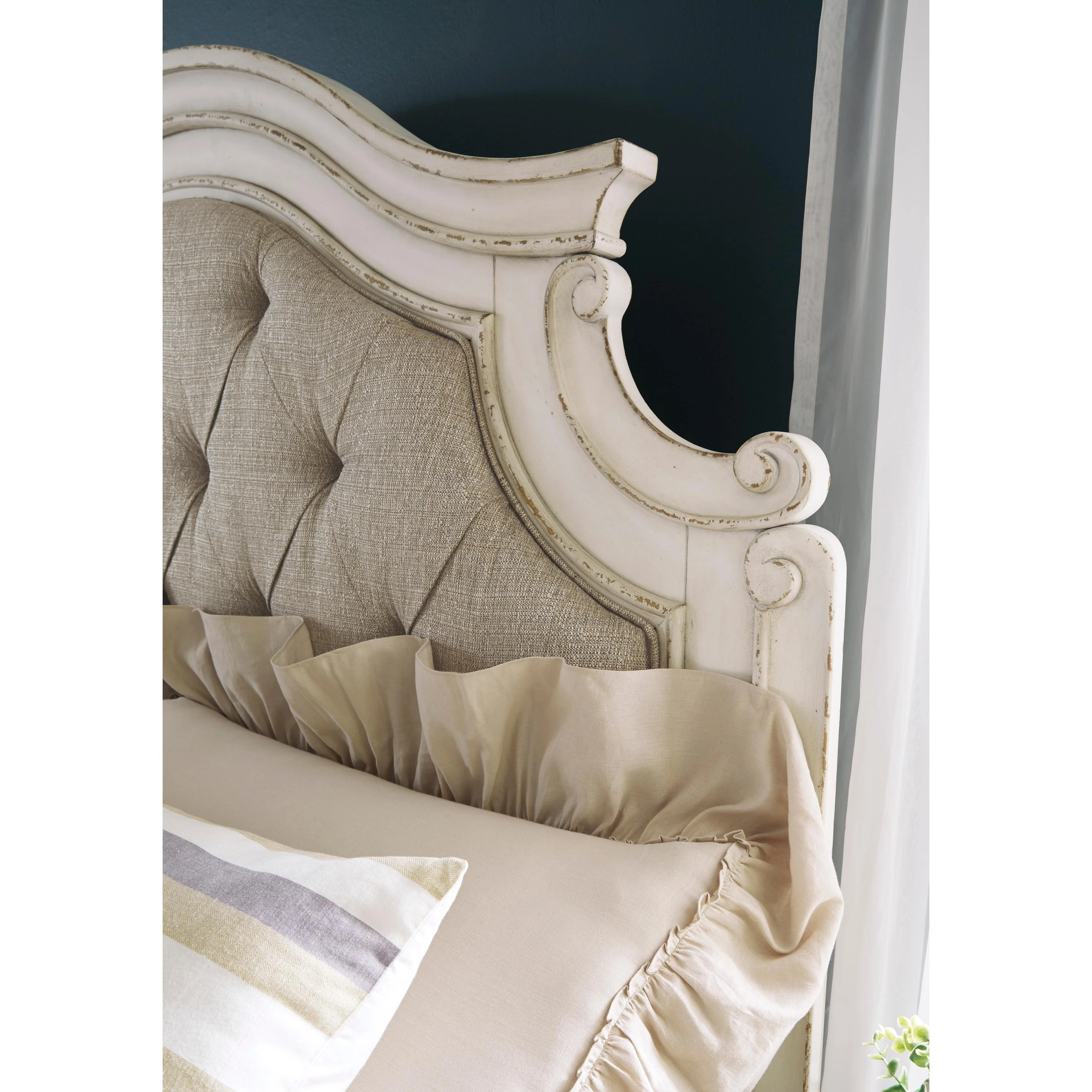 Signature Design by Ashley Realyn California King Upholstered Panel Bed B743-58/B743-56/B743-94 - Image 3