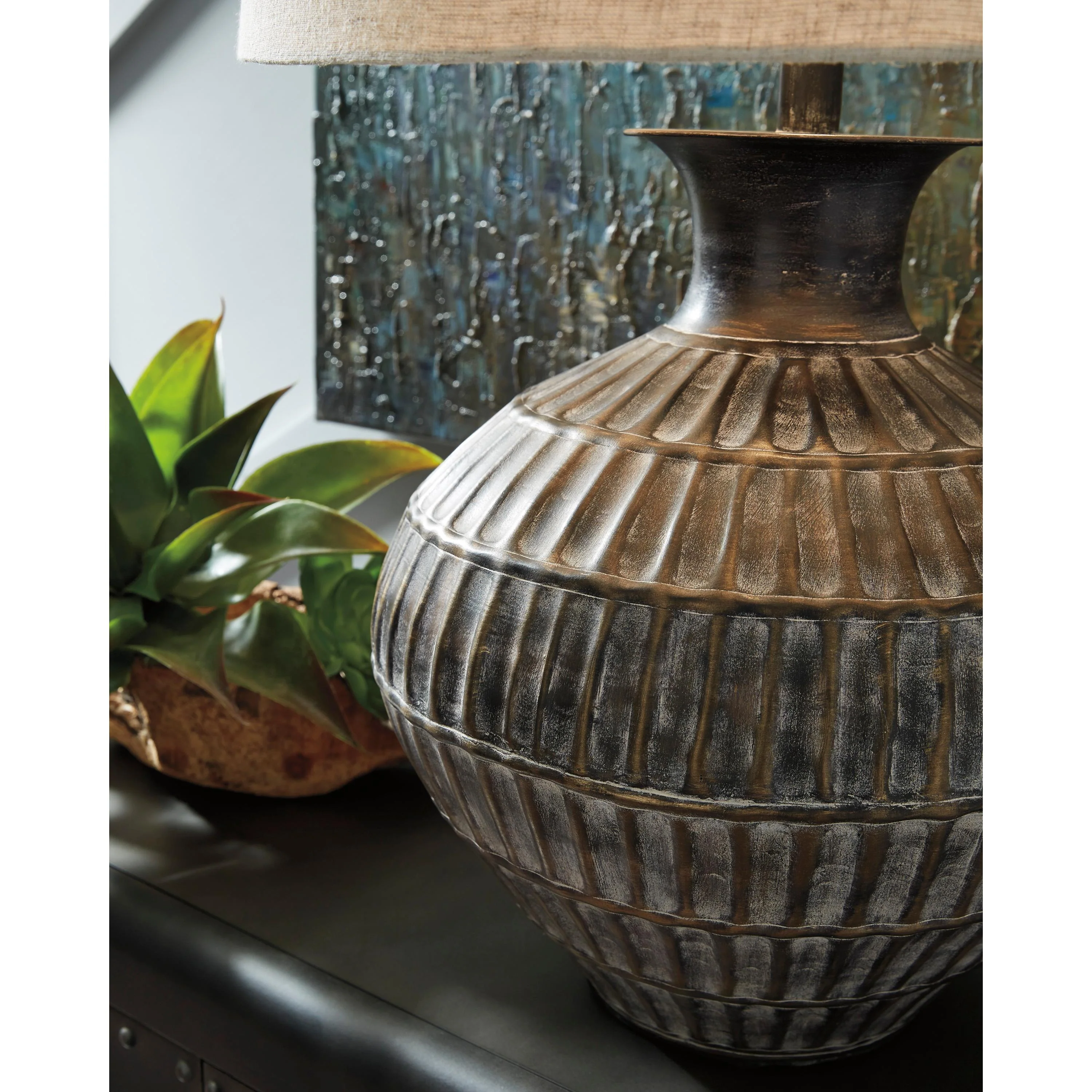 Signature Design by Ashley Magan Table Lamp L207354 - Image 2