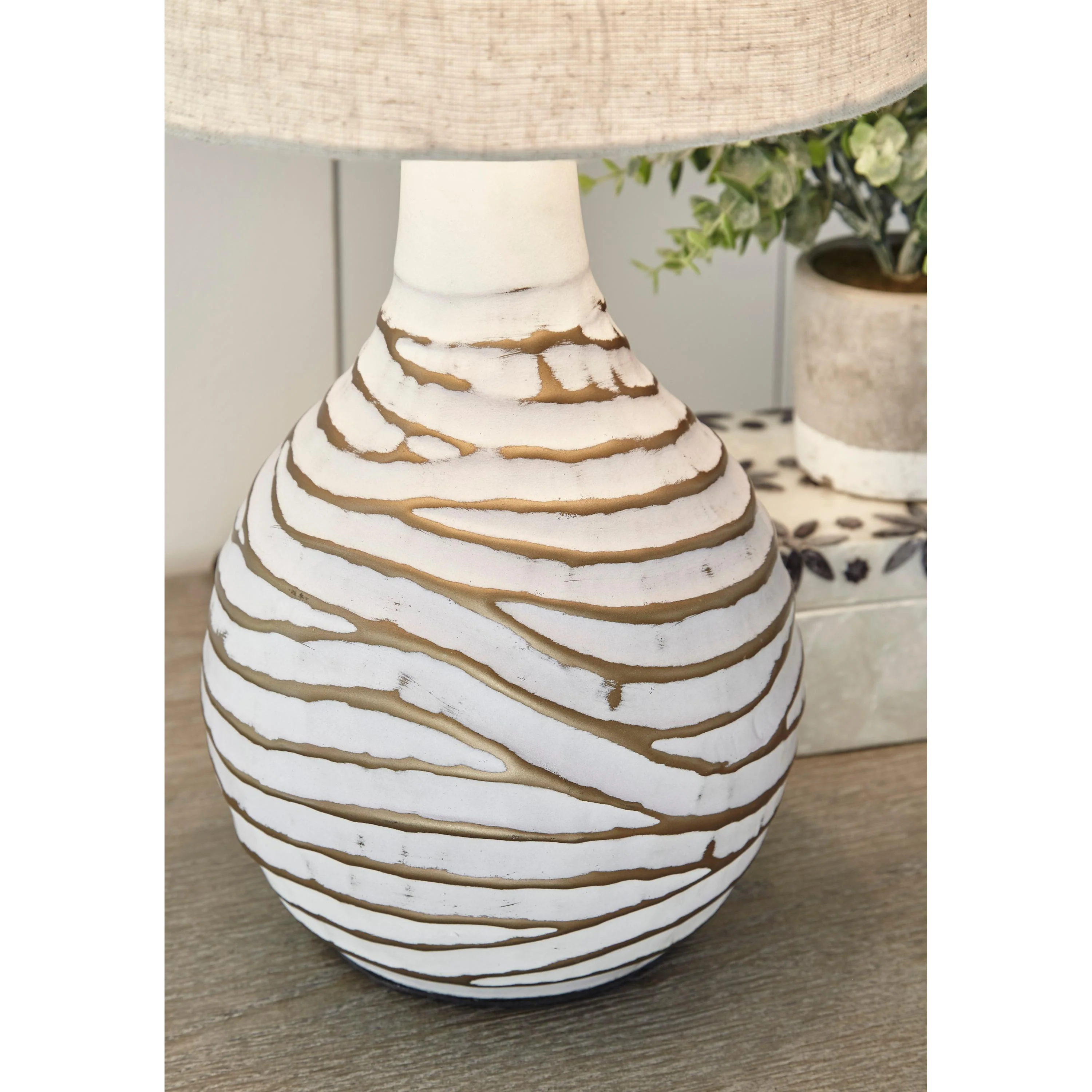Signature Design by Ashley Aleela L204194 Metal Table Lamp - Image 2