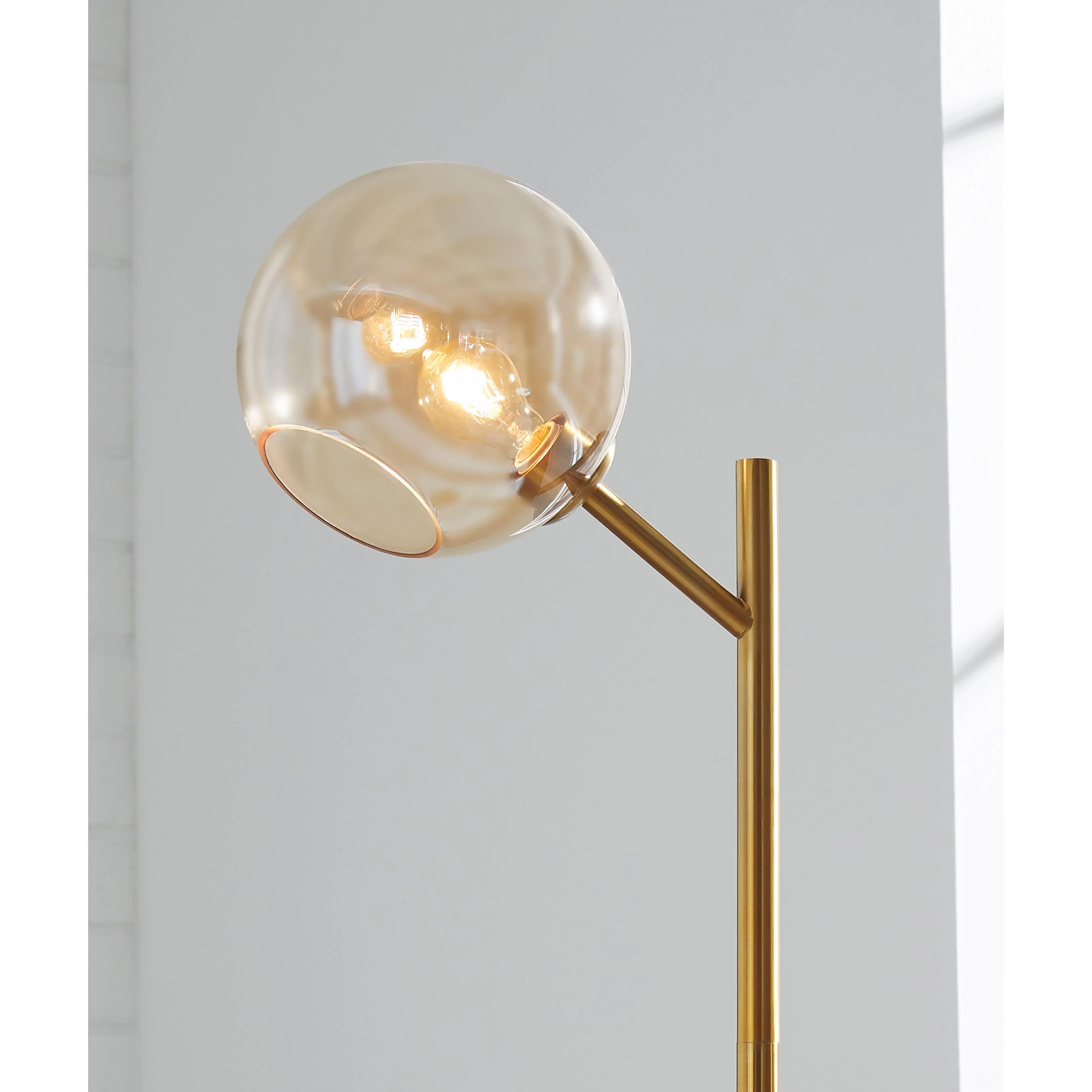 Signature Design by Ashley Abanson L206021 Metal Floor Lamp - Image 2