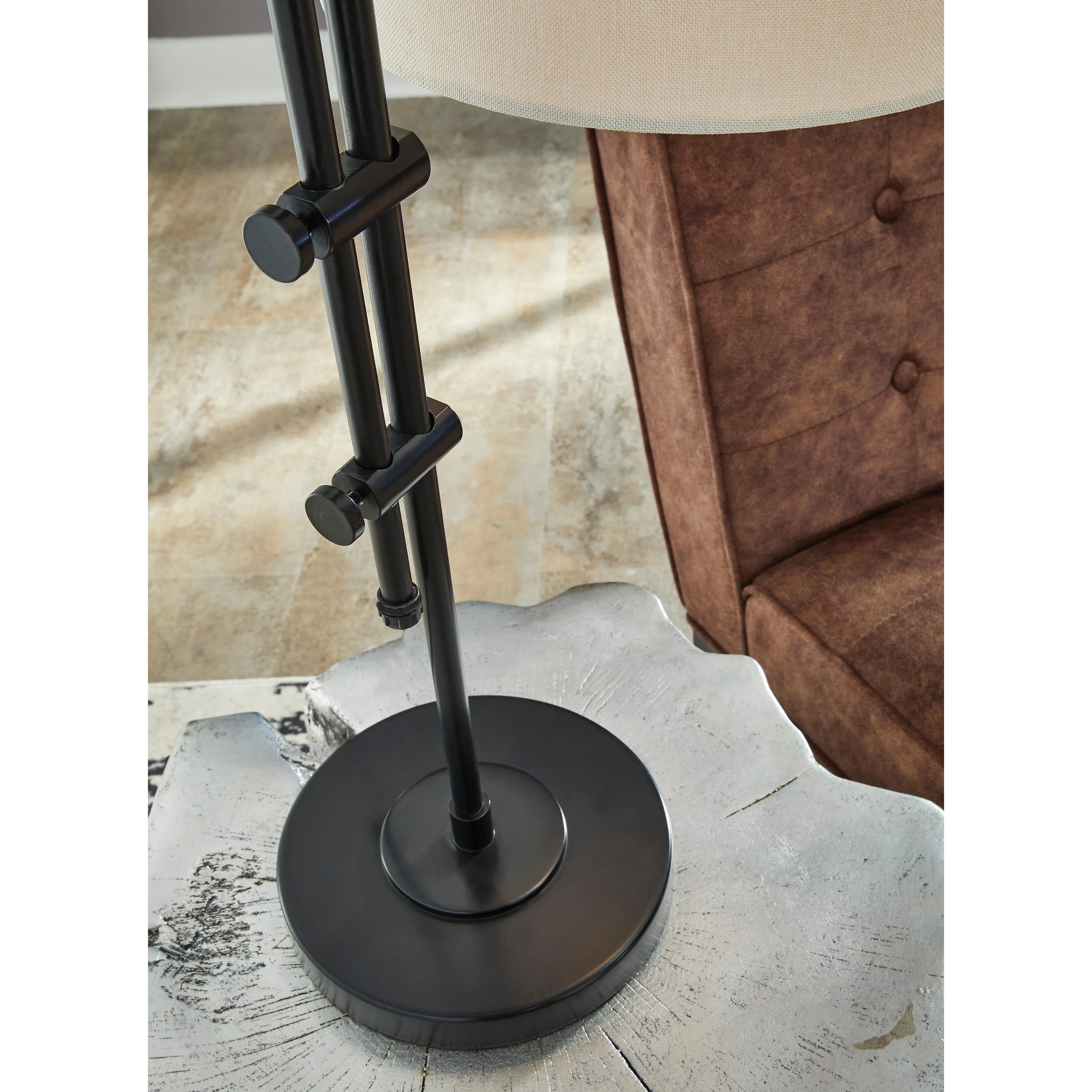 Signature Design by Ashley Baronvale L206043 Metal Accent Lamp - Image 2