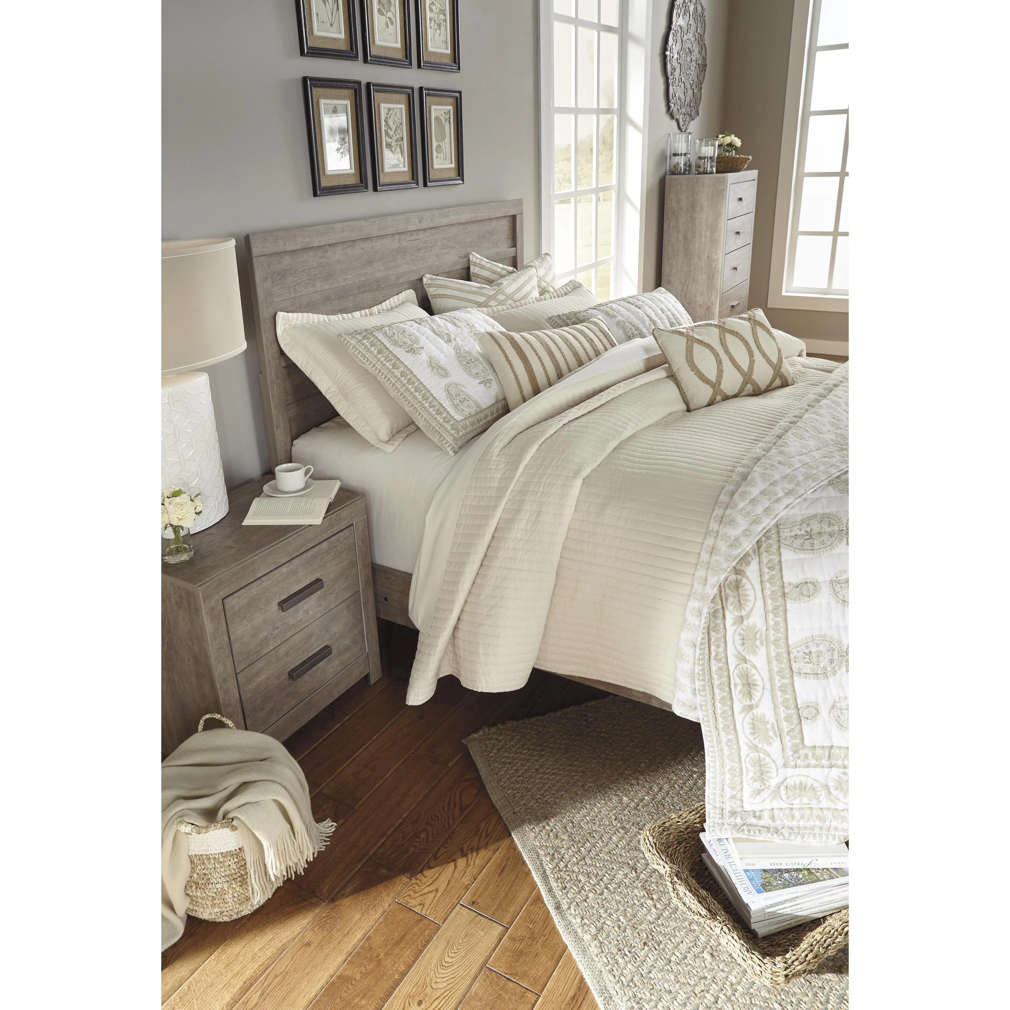 Signature Design by Ashley Culverbach B070B8 Queen Panel Bed - Image 3