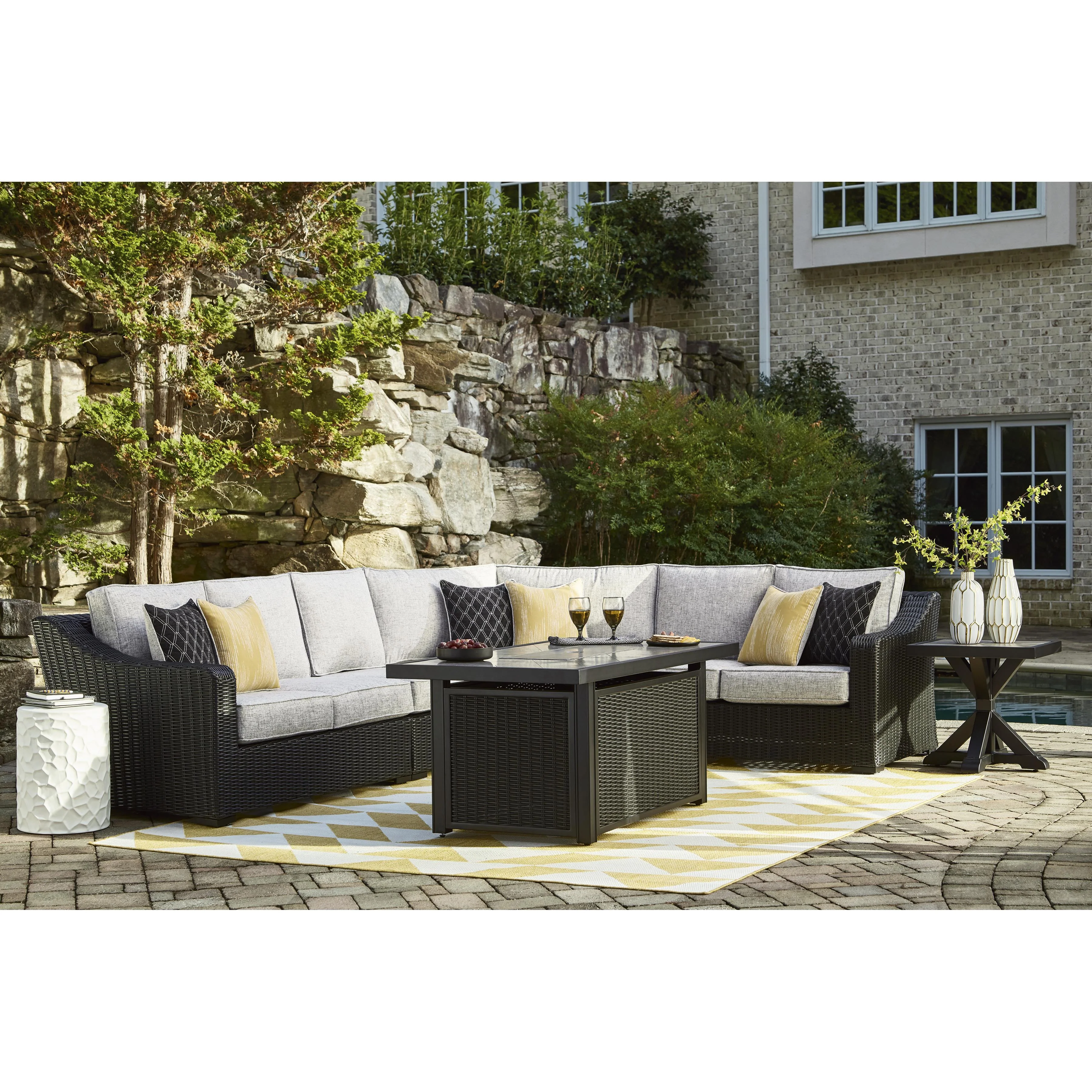 Signature Design by Ashley Beachcroft P792P2 4 pc Outdoor Sectional - Image 3