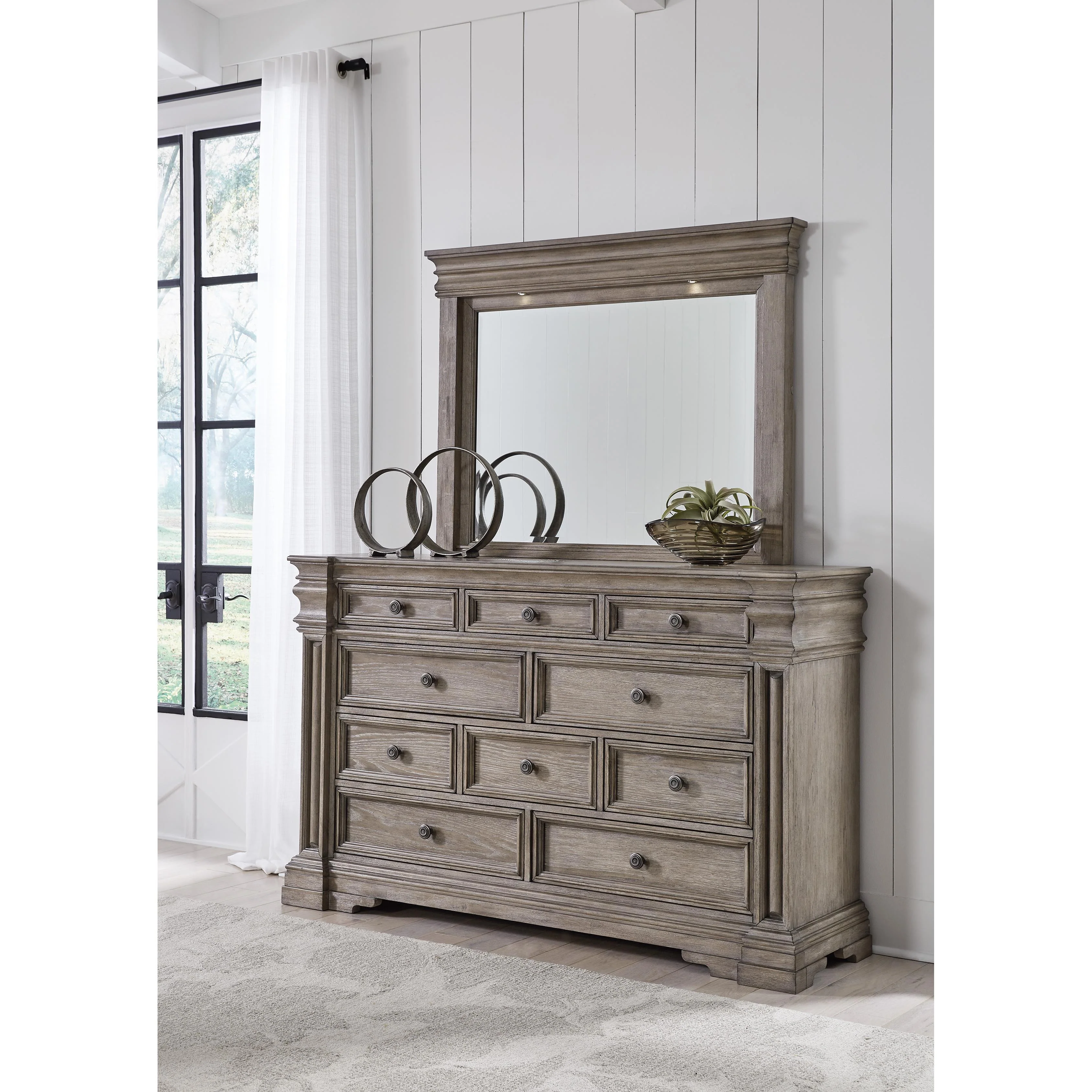 Signature Design by Ashley Blairhurst B916B1 Dresser and Mirror - Image 3