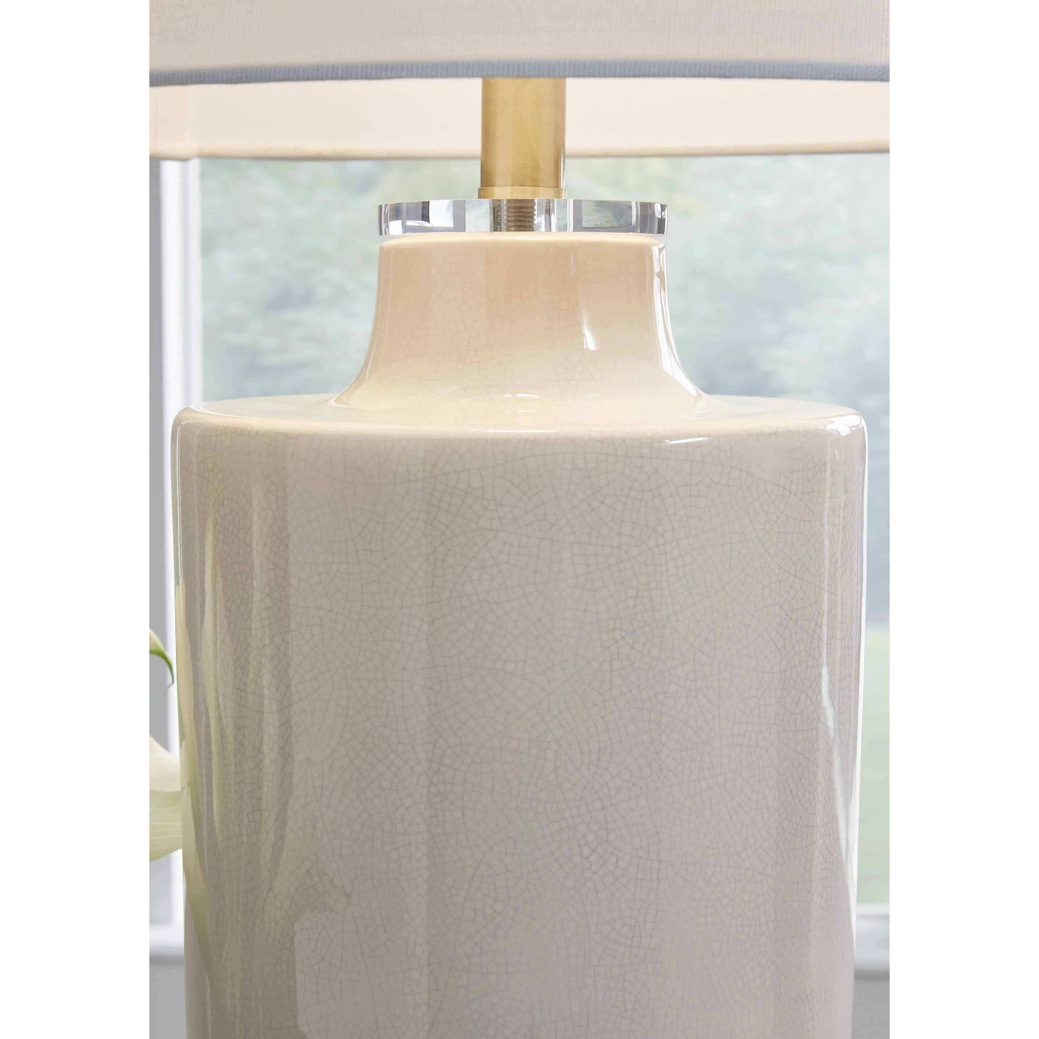 Signature Design by Ashley Cylener L100794 Ceramic Table Lamp - Image 3