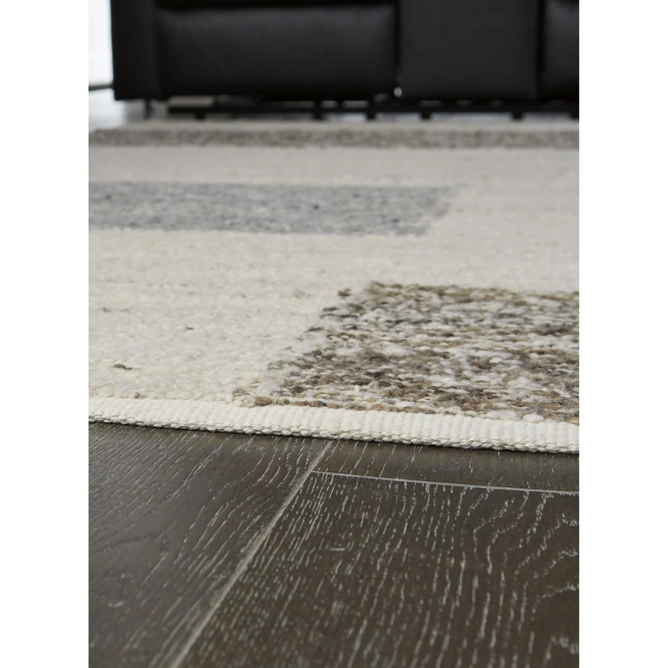 Signature Design by Ashley Barus R406401 Large Rug - Image 3