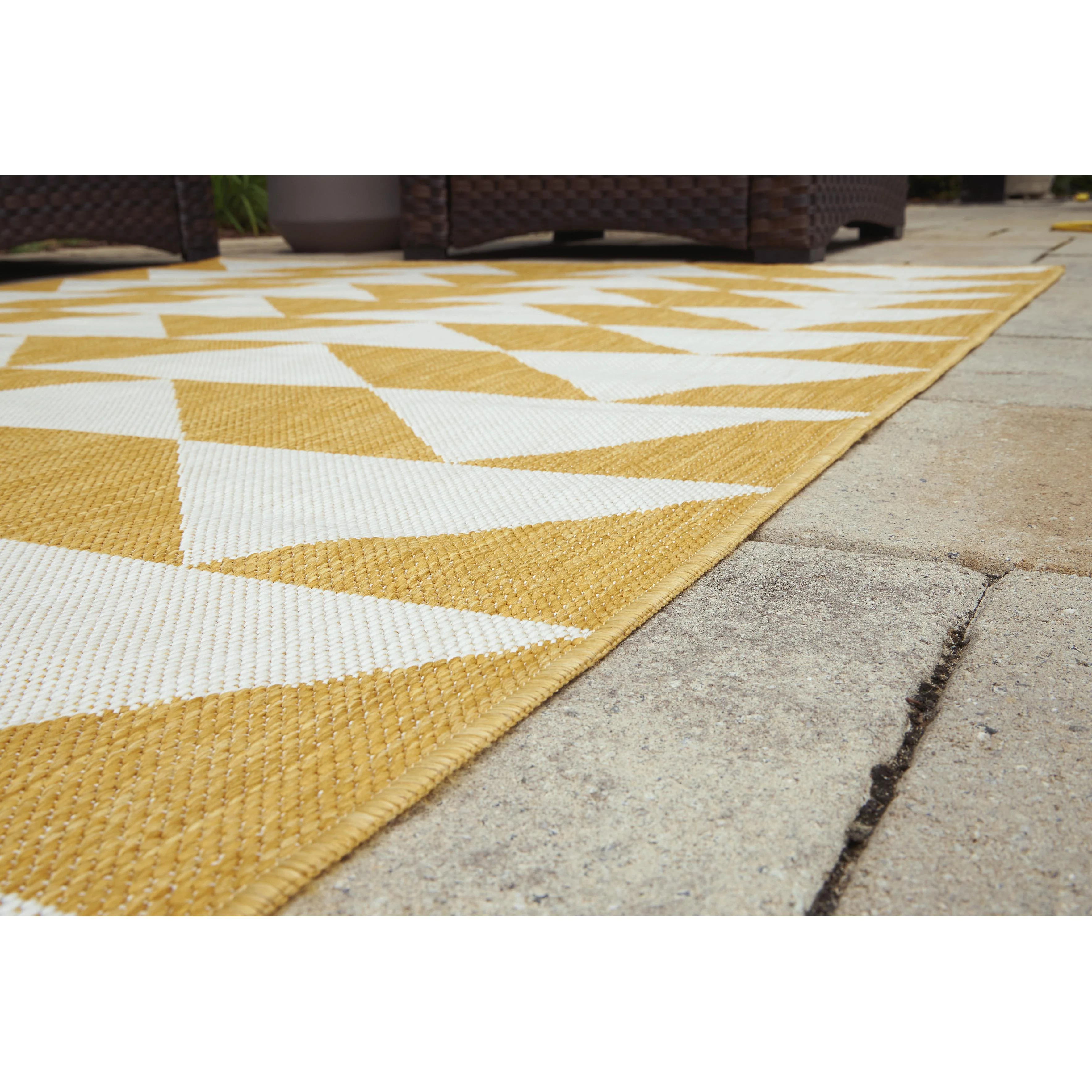 Signature Design by Ashley Thomley R900061 Large Rug - Image 3