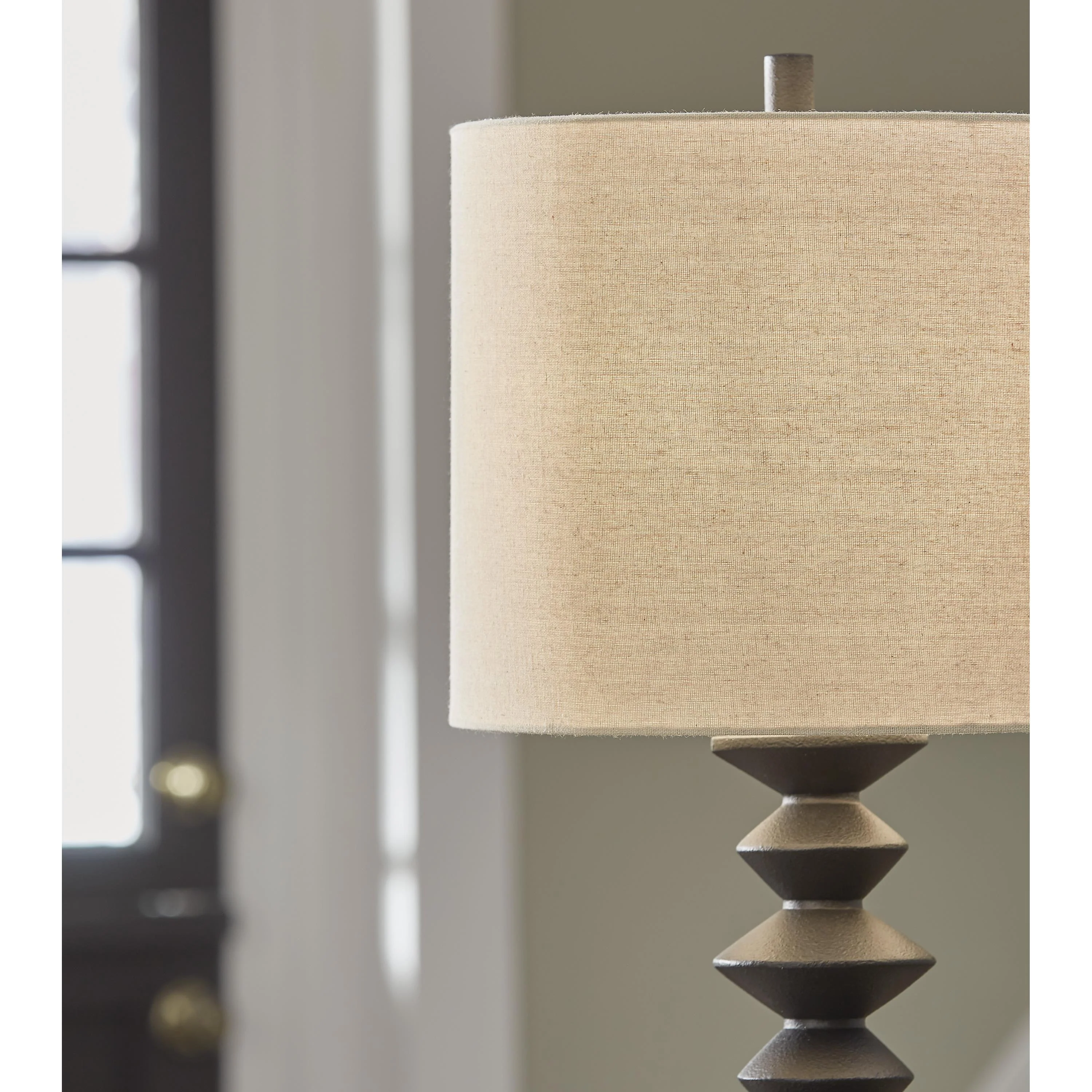 Signature Design by Ashley Luanndon L235783 Poly Buffet Lamp - Image 3