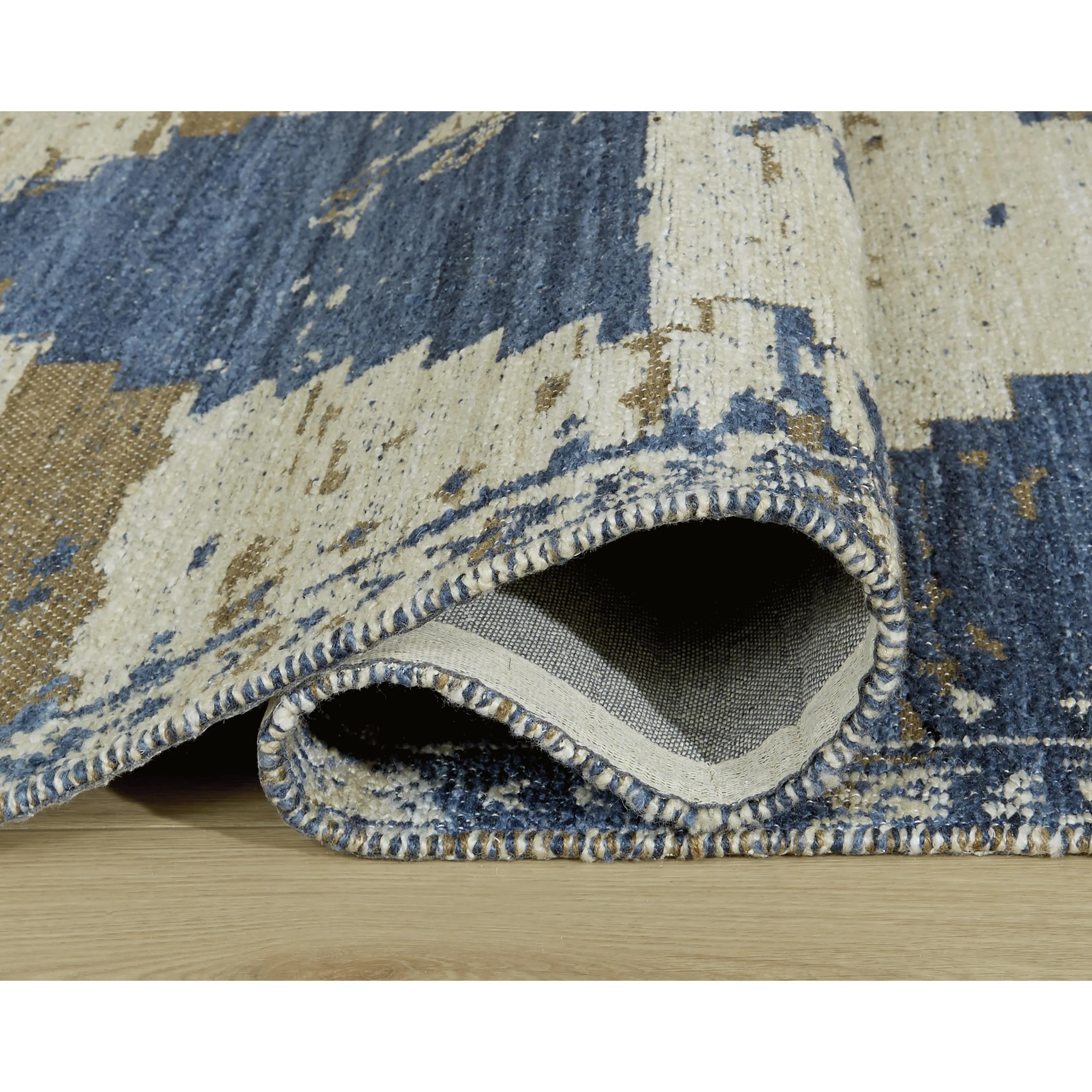 Signature Design by Ashley Varnler R407131 Large Rug - Image 3