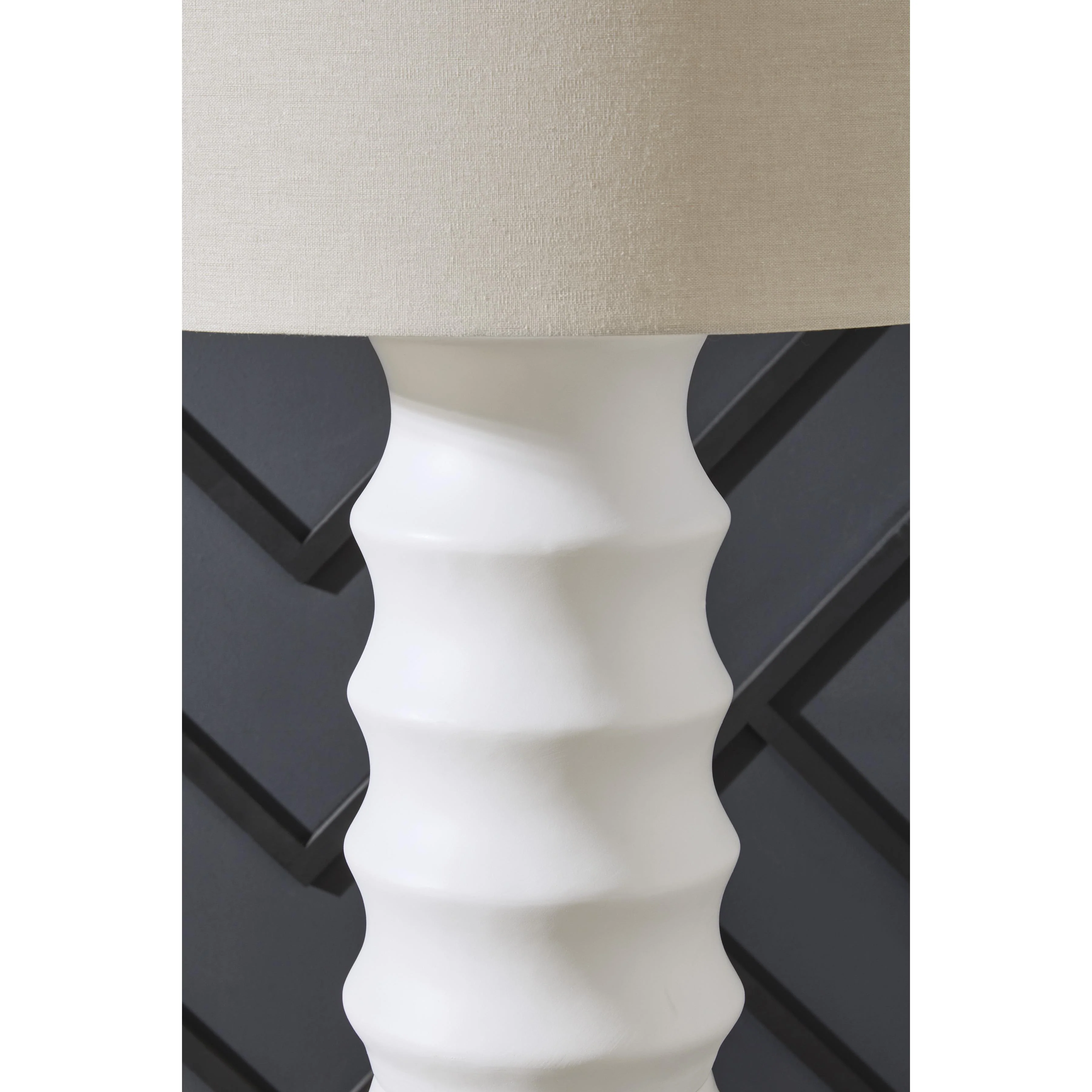 Signature Design by Ashley Veraleigh L235851 Poly Floor Lamp - Image 3