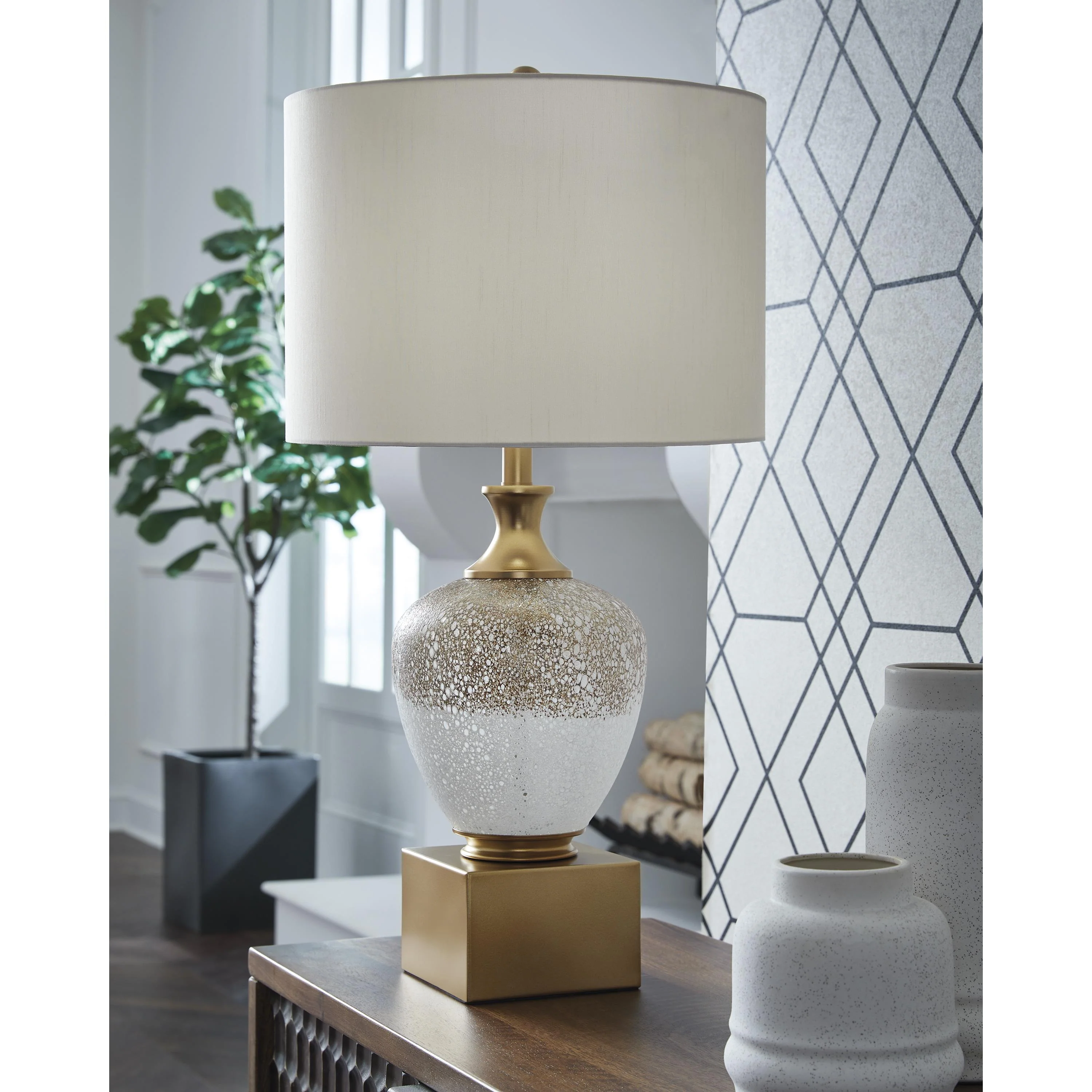 Signature Design by Ashley Tavisburg L430894 Glass Table Lamp - Image 2