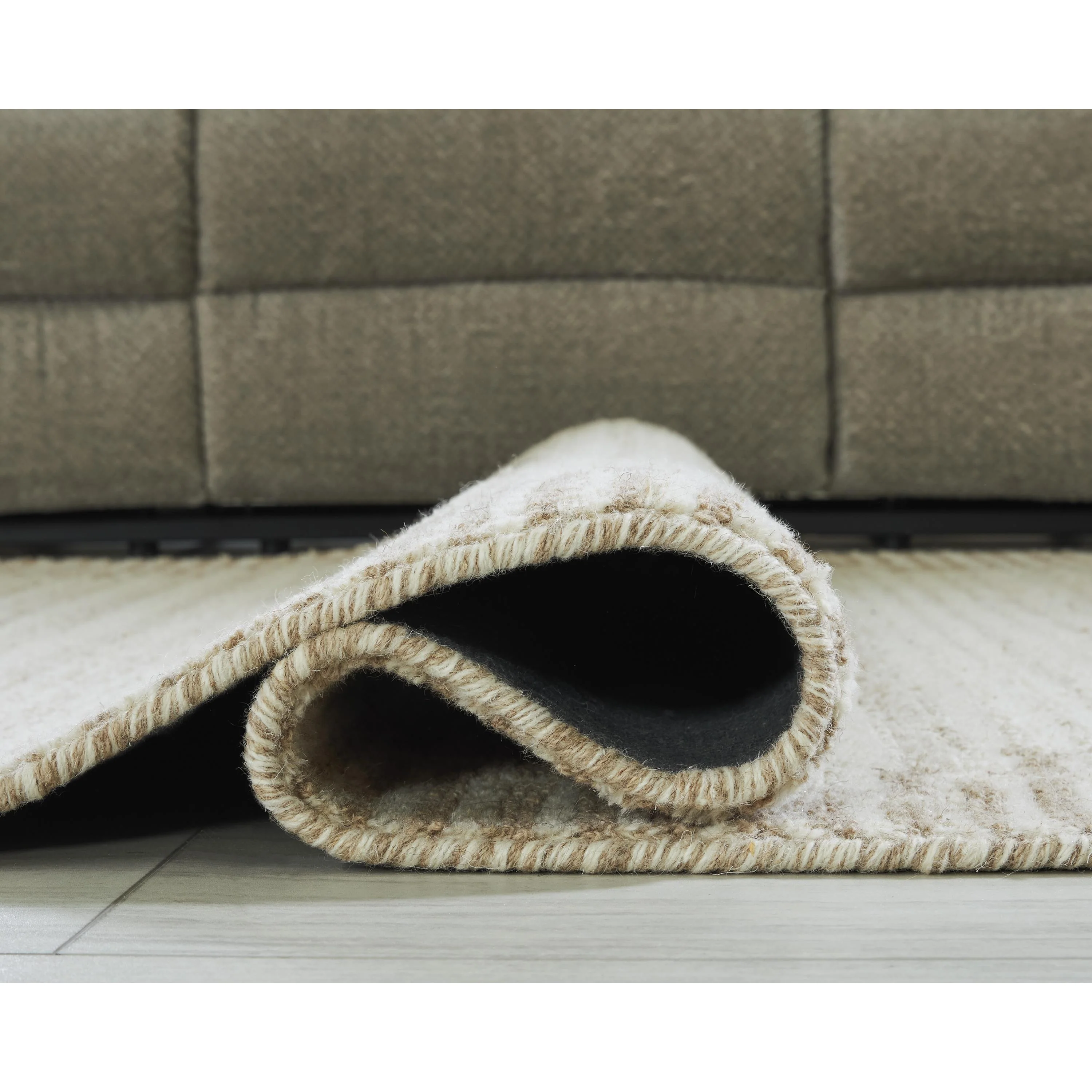 Signature Design by Ashley Emorymore R407302 Medium Rug - Image 3