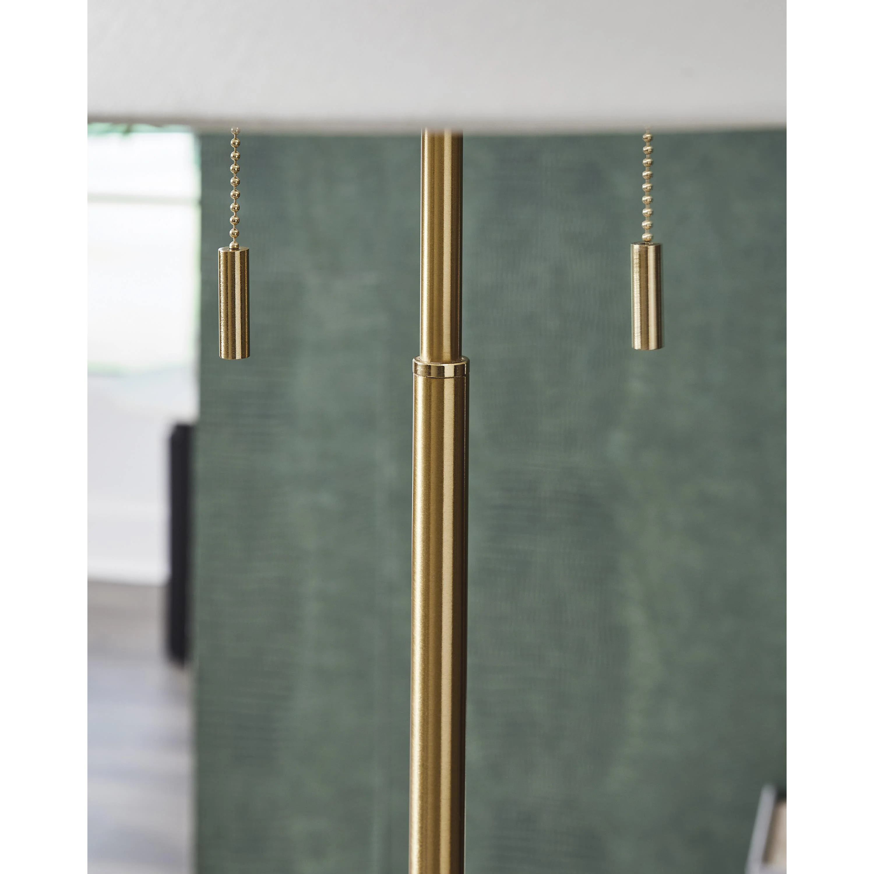 Signature Design by Ashley Haigwood L208471 Metal Floor Lamp - Image 3