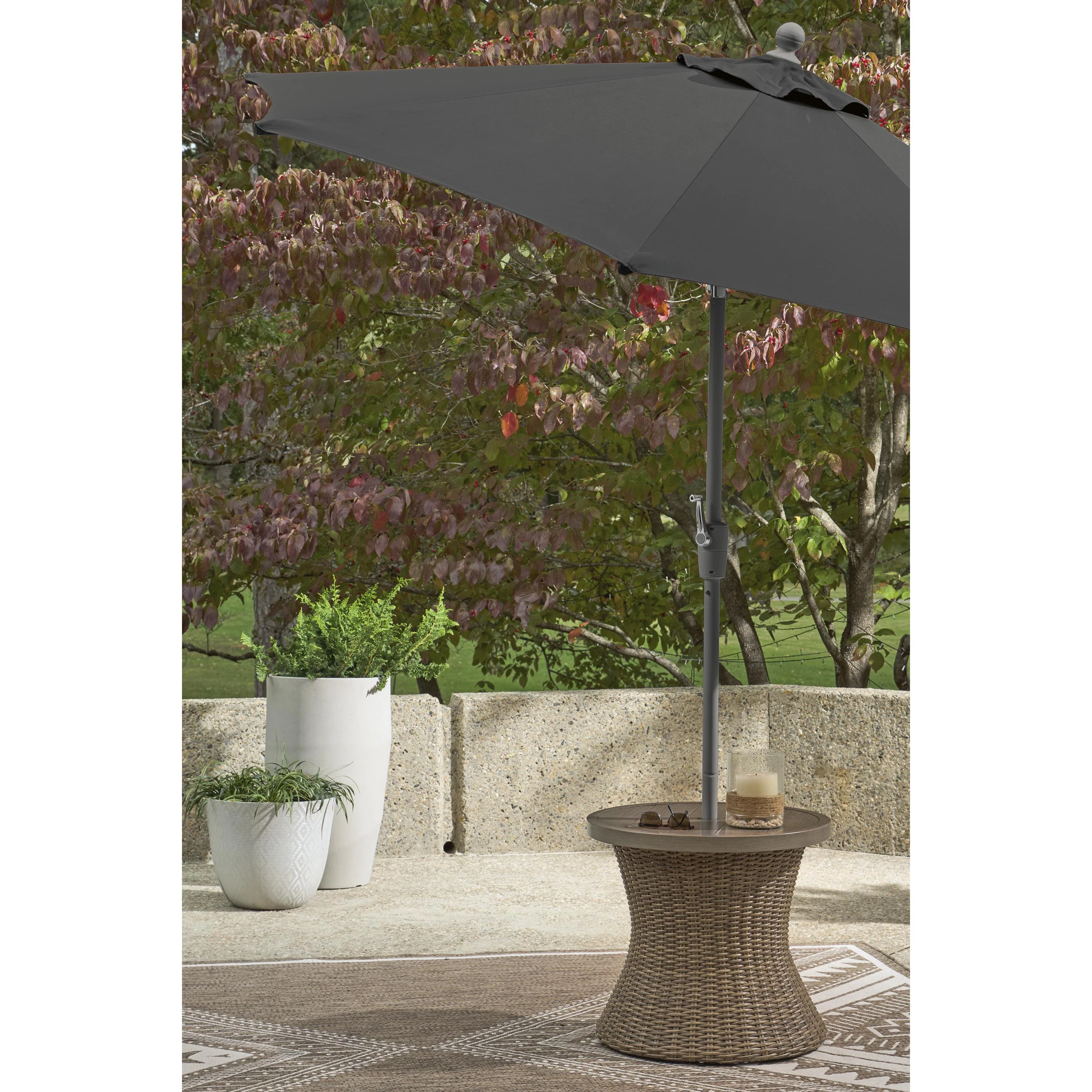 Signature Design by Ashley Laguna Heights PCP790-706 Round End Table with Umbrella Option - Image 3