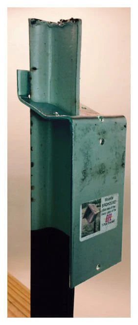 90 Degree T-Post Vertical Mounting Bracket - Image 2