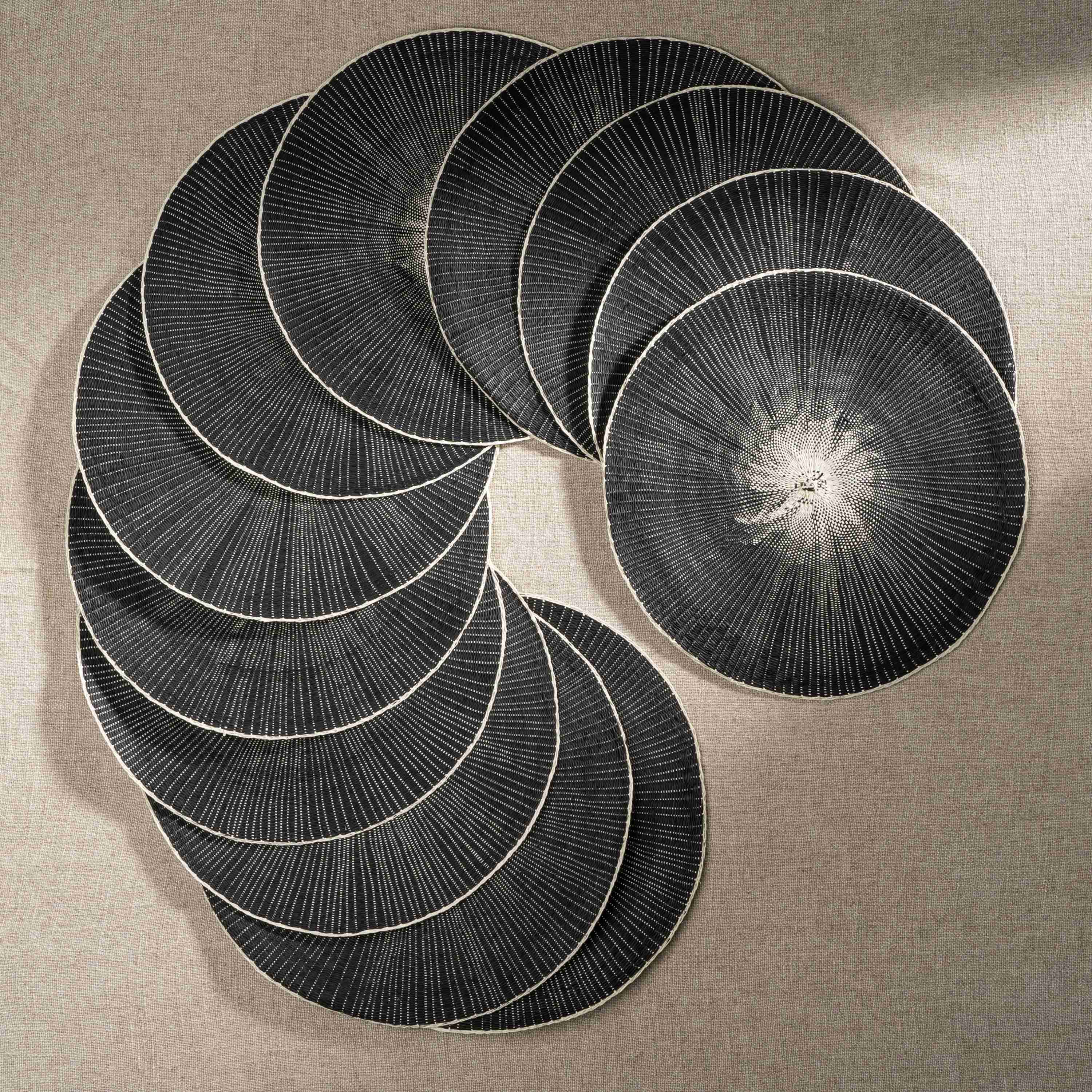 Willa Woven Placemat, Black - Image 3