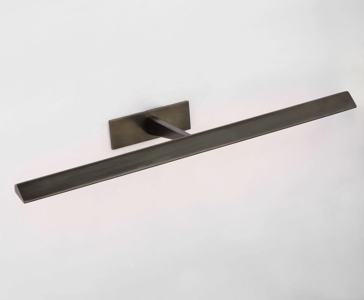 Petrel 30" Picture Light | Bronze - Image 2