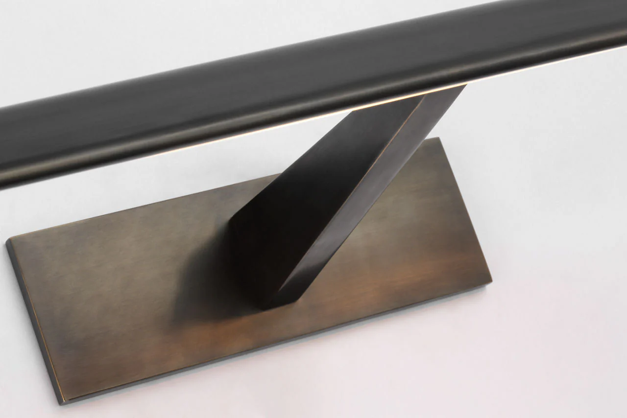Petrel 30" Picture Light | Bronze - Image 3