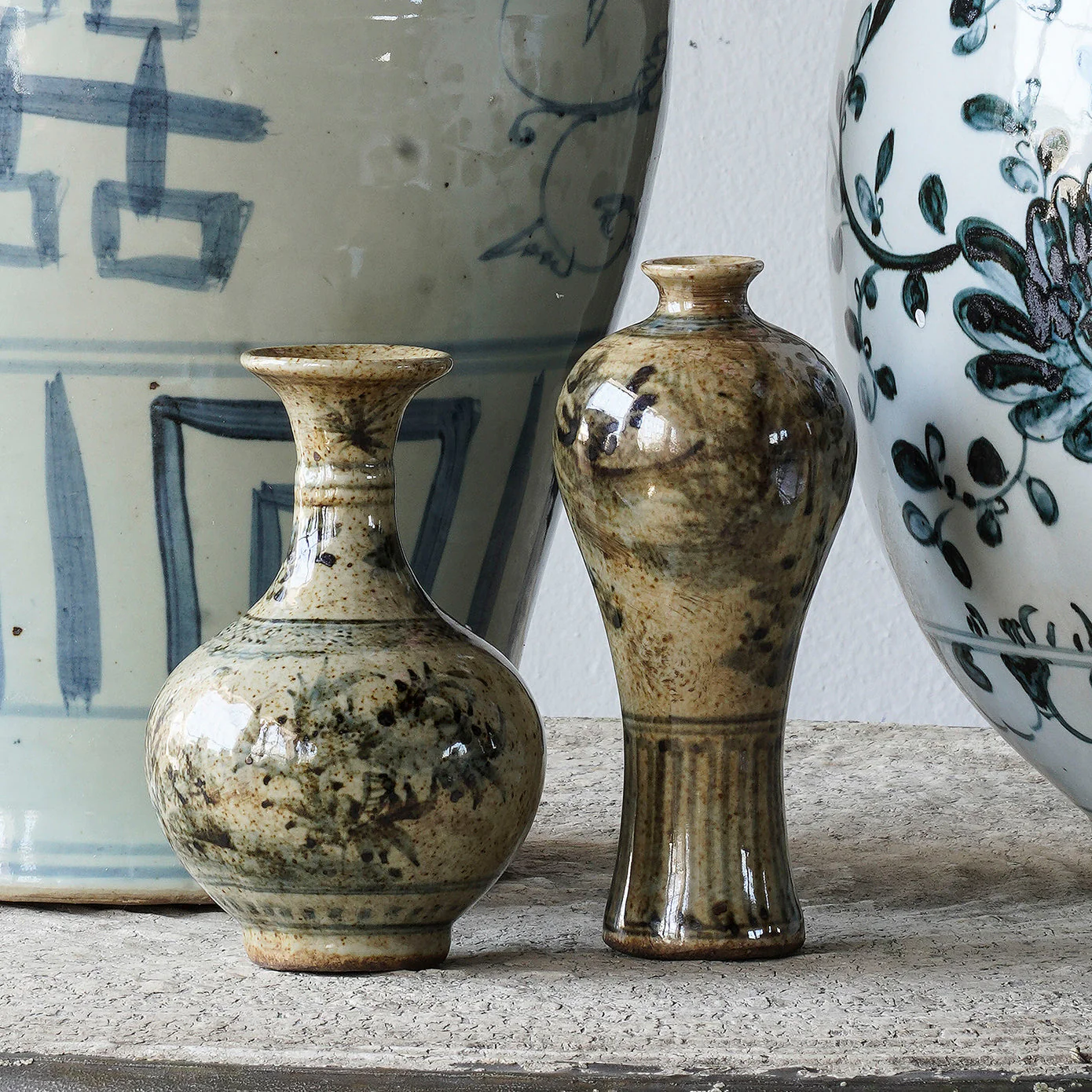 Jingdezhen Hand-Painted Bud Vase - Image 3