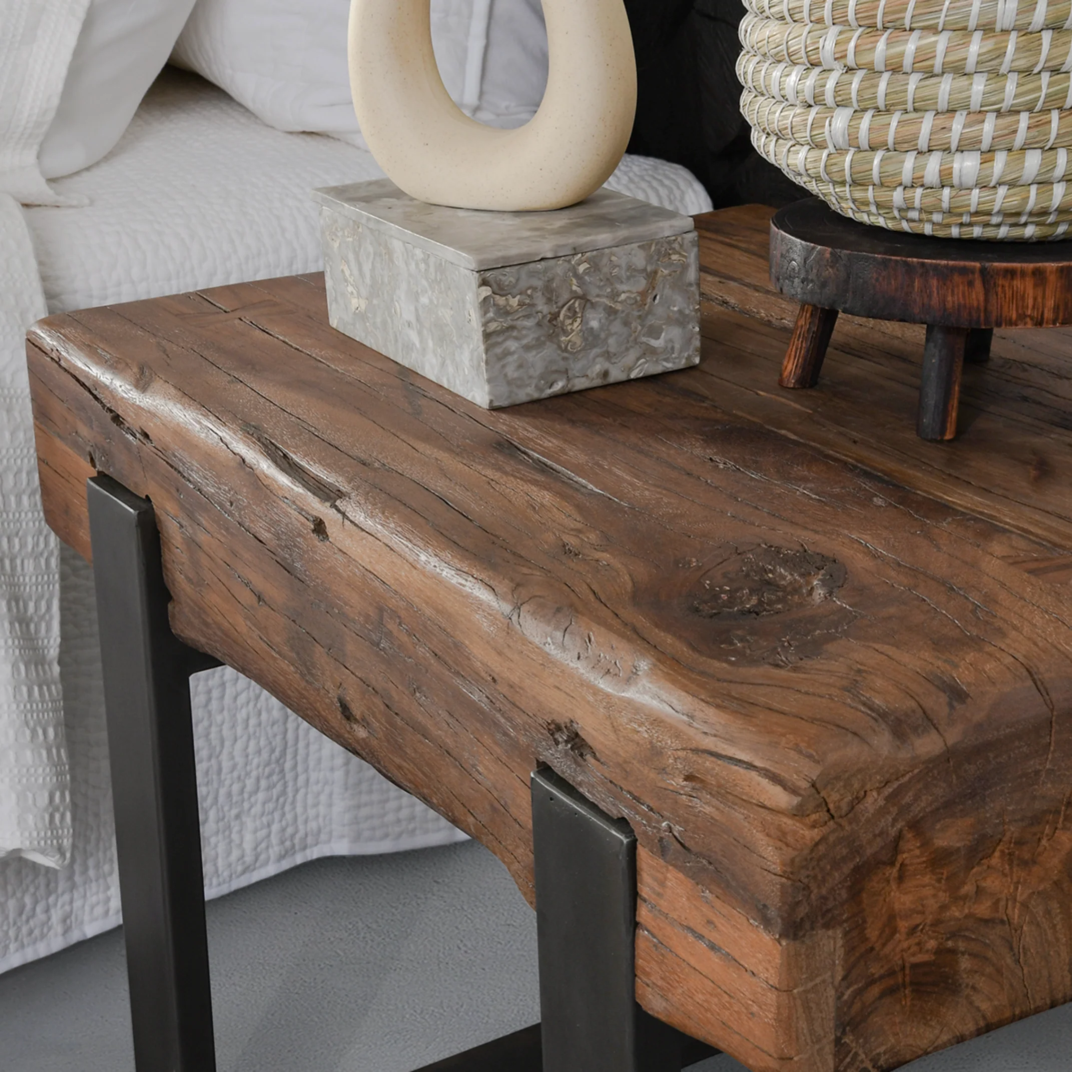 Duarte 30" End Table - Image 3