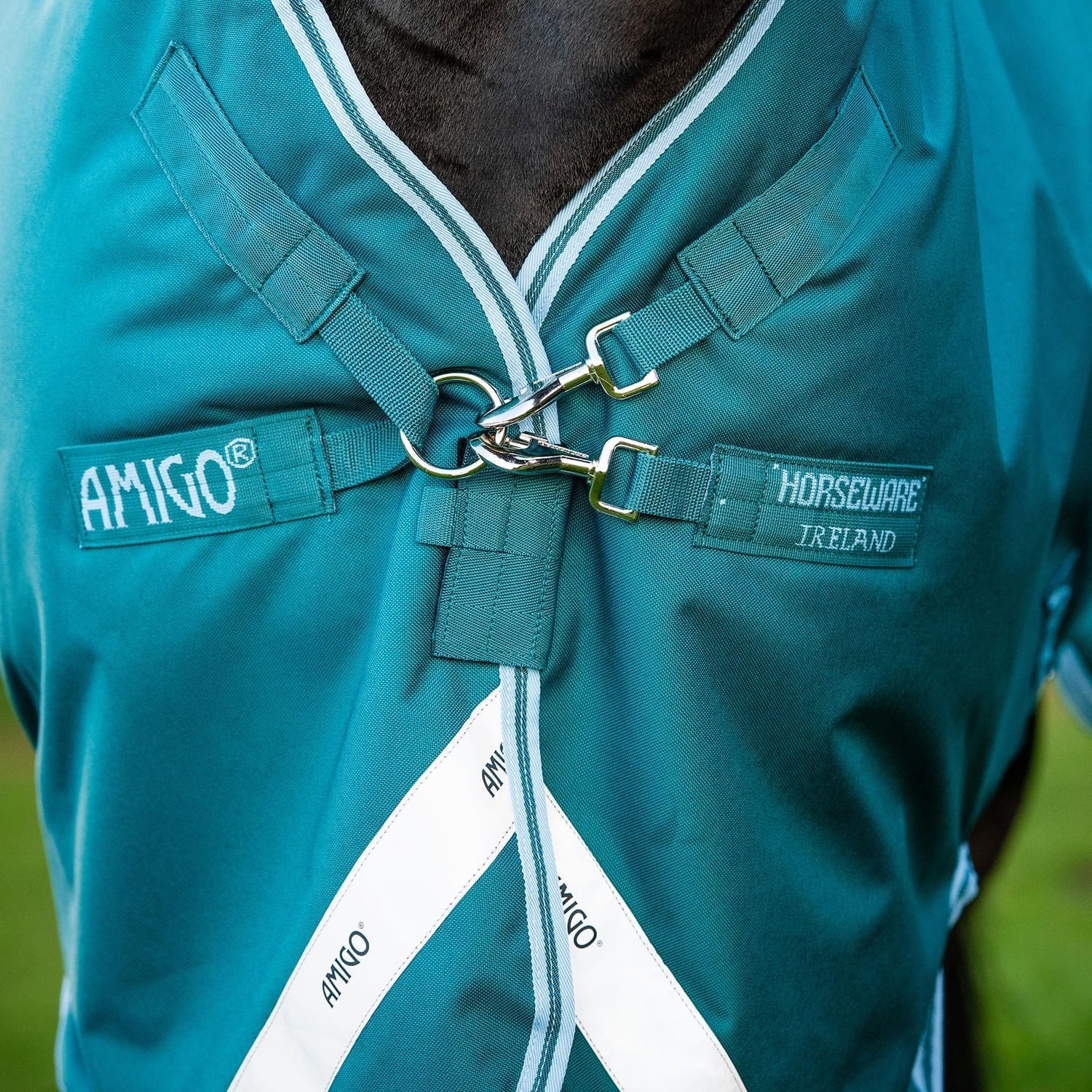 Horseware Amigo Bravo 12 Wug Turnout Blanket 250g Medium Weight - Waterproof, Breathable, High Withers Fit - Image 2