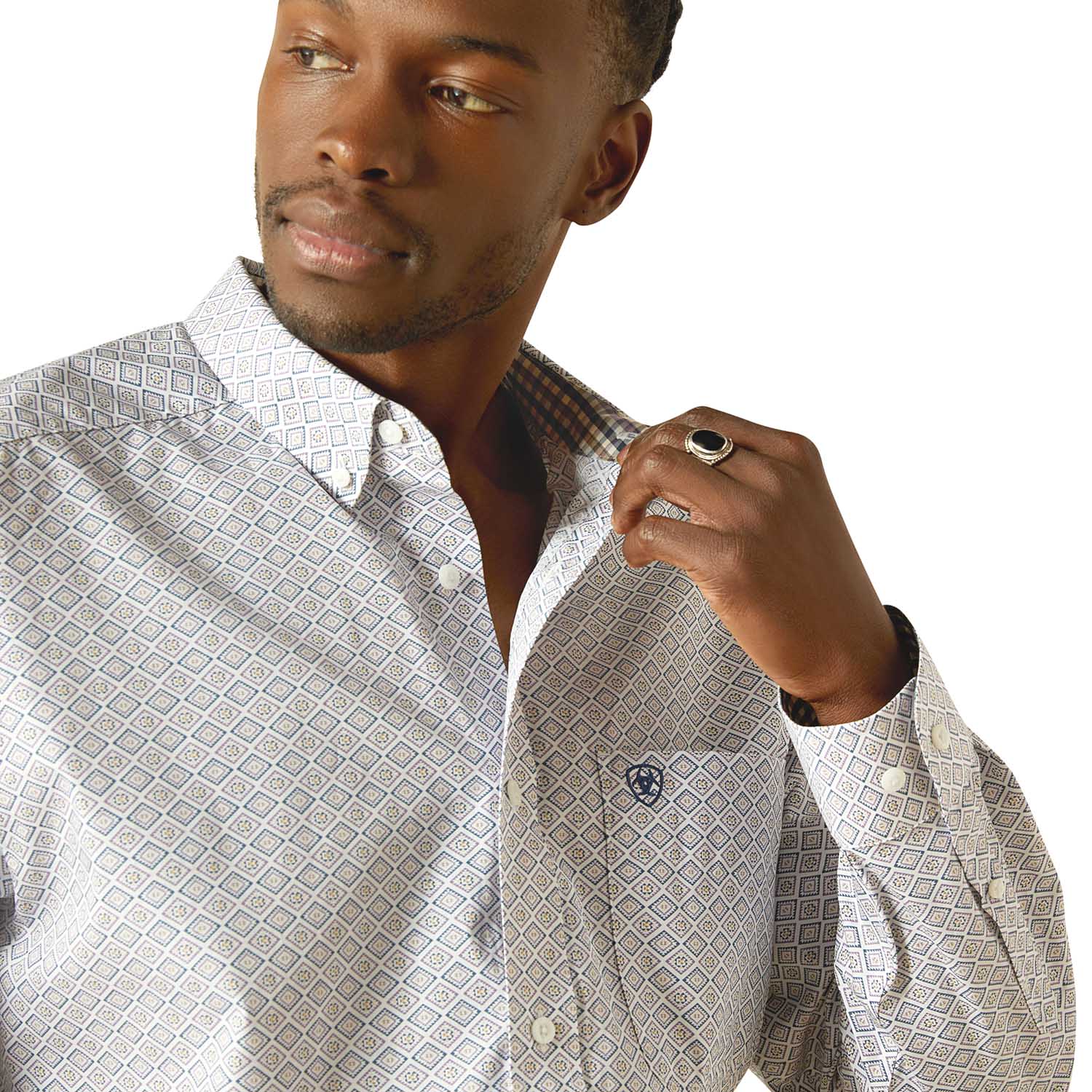 Ariat Mens Wrinkle Free "Declan" Classic Fit Long Sleeve Shirt – Iron-Free Button-Front Shirt - Image 3