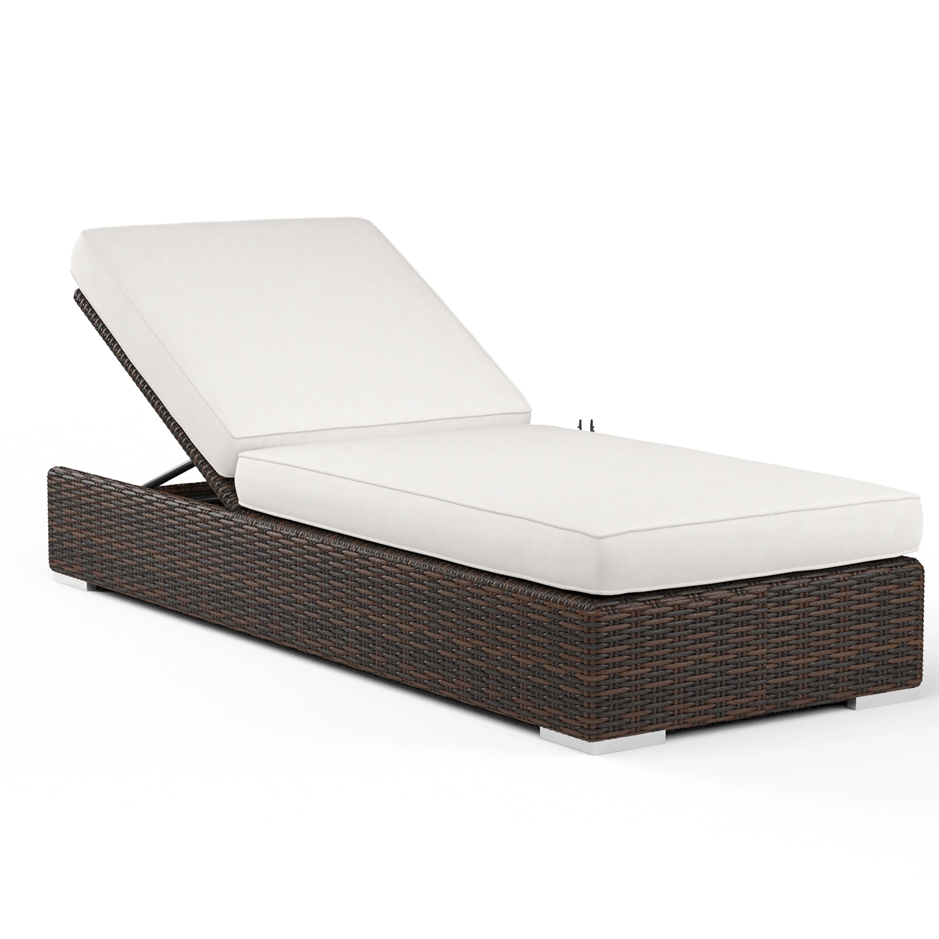 Montecito Adjustable Chaise in Canvas Flax w/ Self Welt