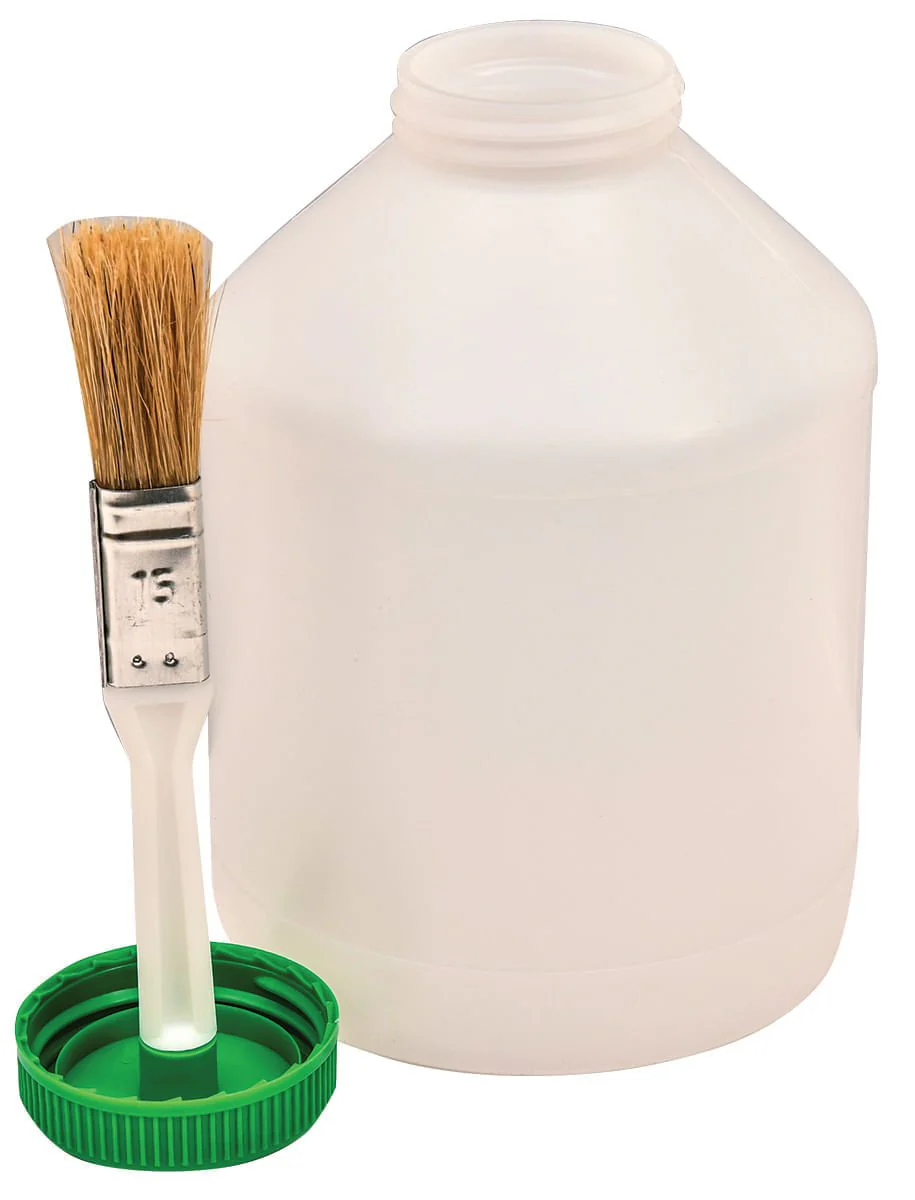 Hoof Oil Jar with Brush - Image 1