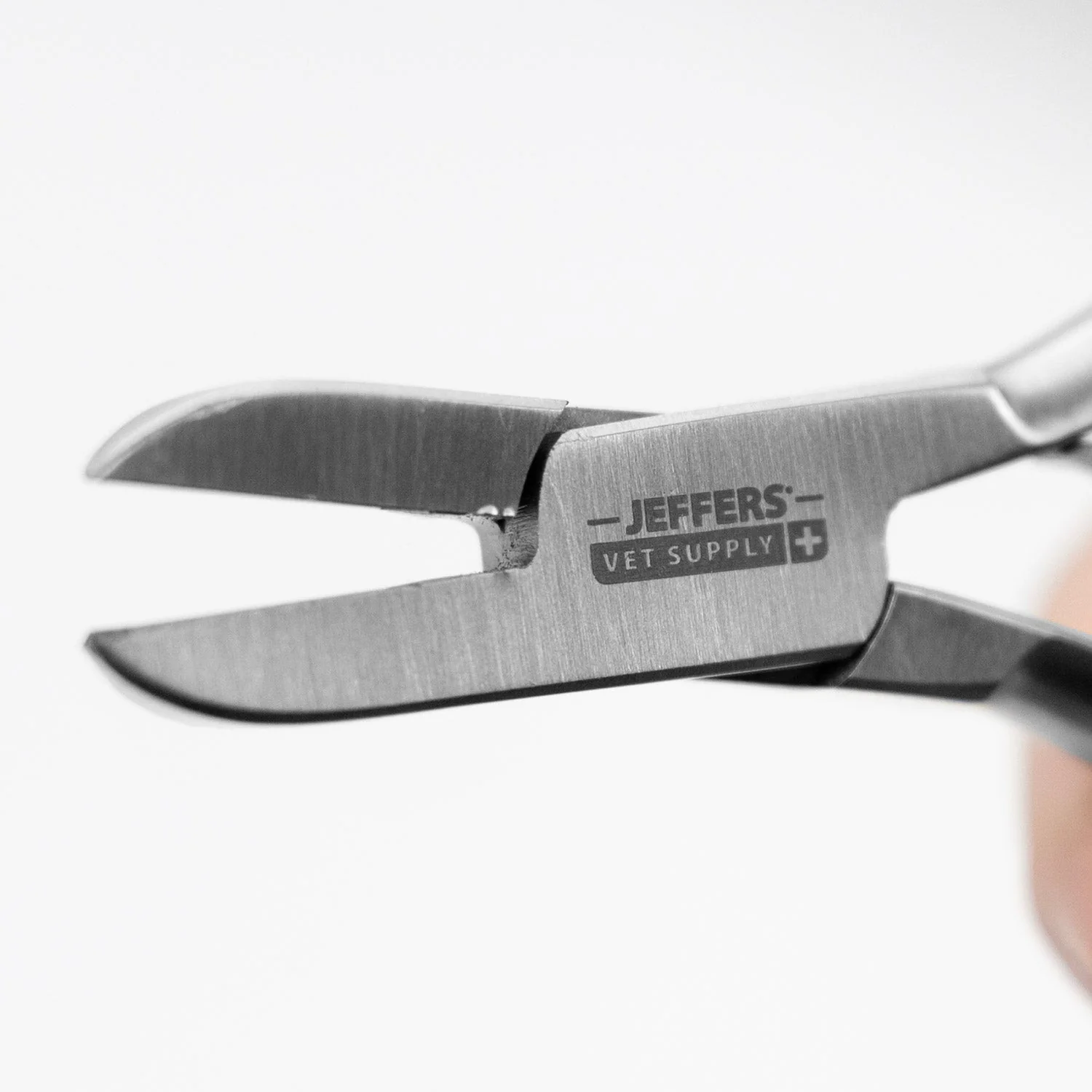 Jeffers Rust-Resistant Pig Tooth & Tail Nippers - Image 2