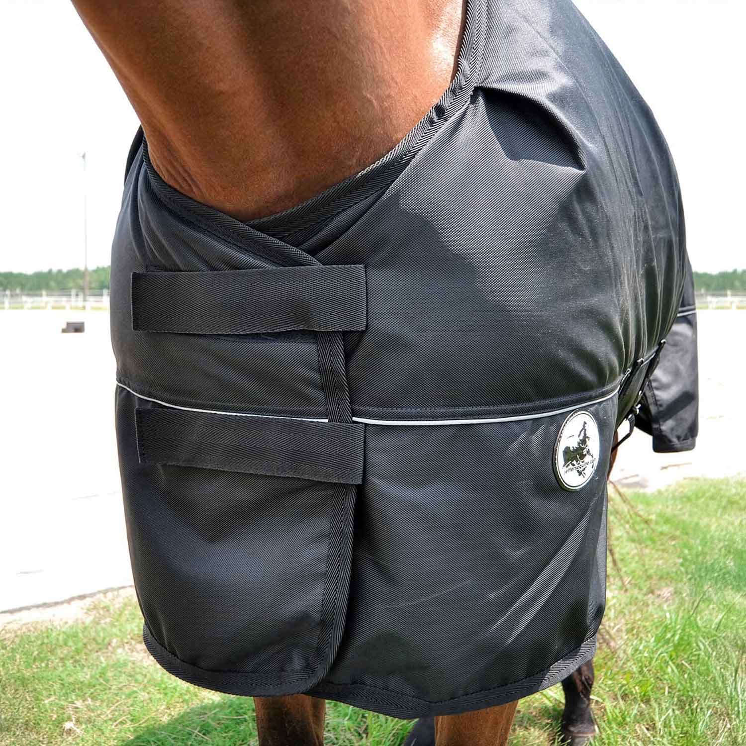 Jeffers Supreme Plus 1680 Denier Heavy Weight Horse Turnout Blanket, 360 Gram Fill, Black - Image 3