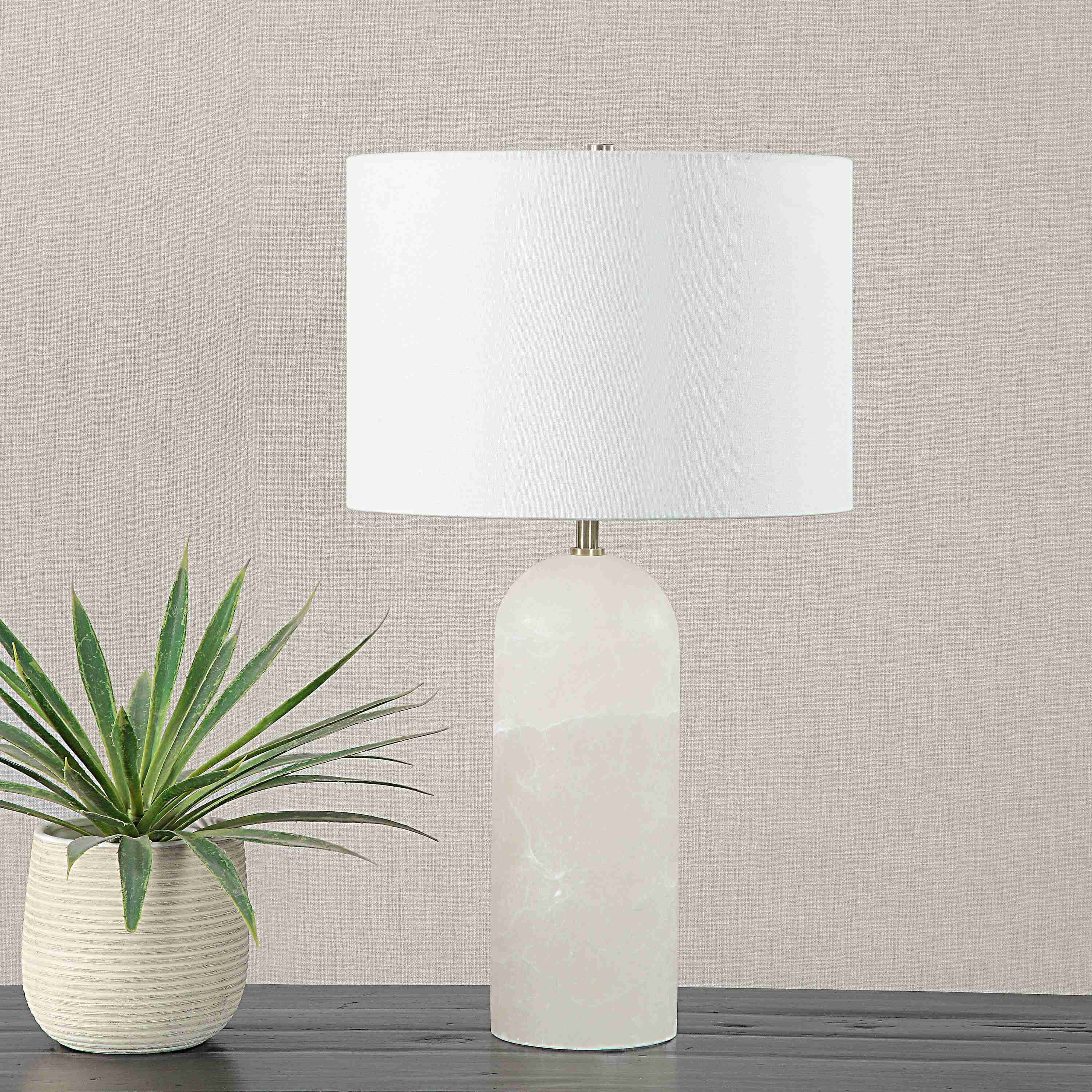 Ixia Table Lamp - Image 3