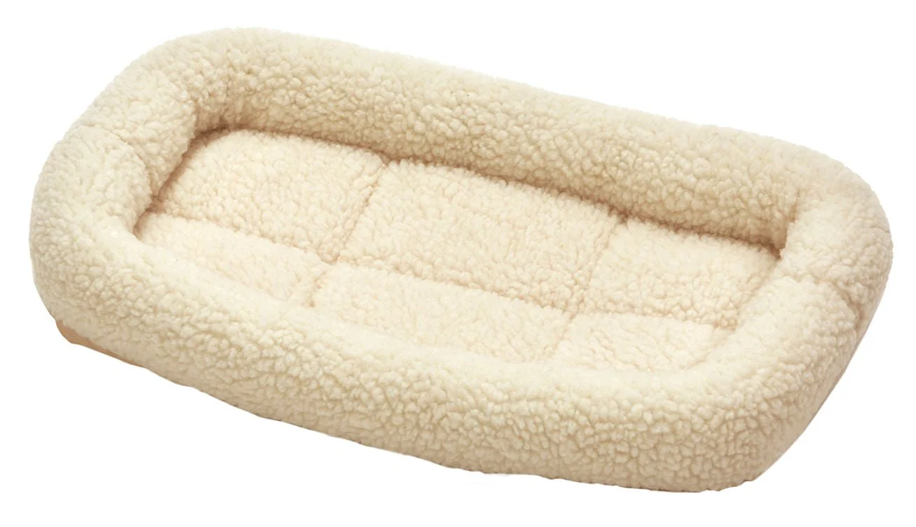 Pet Lodge Plush Fleece Pet Bed for Dogs & Cats - Image 1