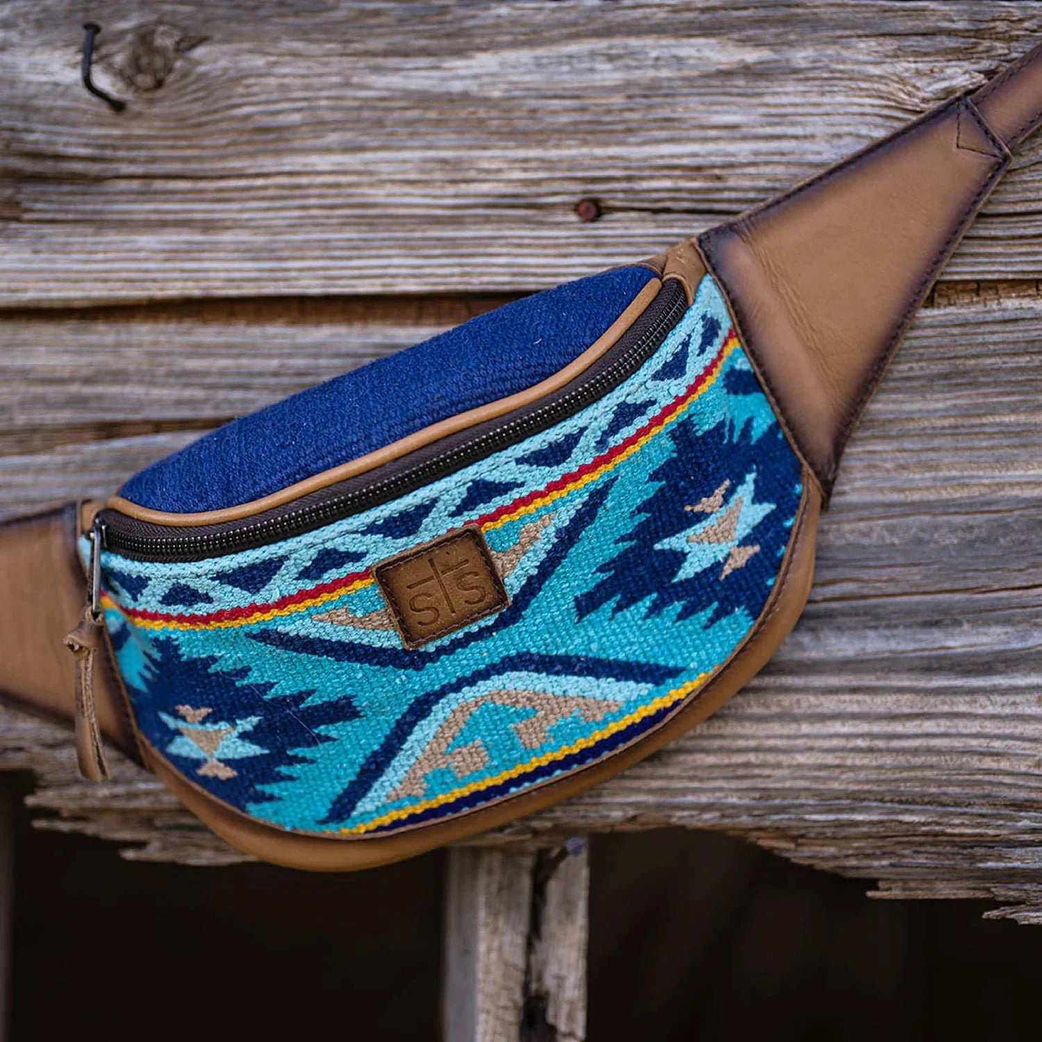STS Mojave Sky Ladies’ Western Belt Bag Fanny Pack