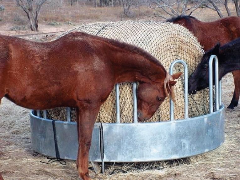 Texas Round Bale Hay Net, 1.75" Holes - Image 1