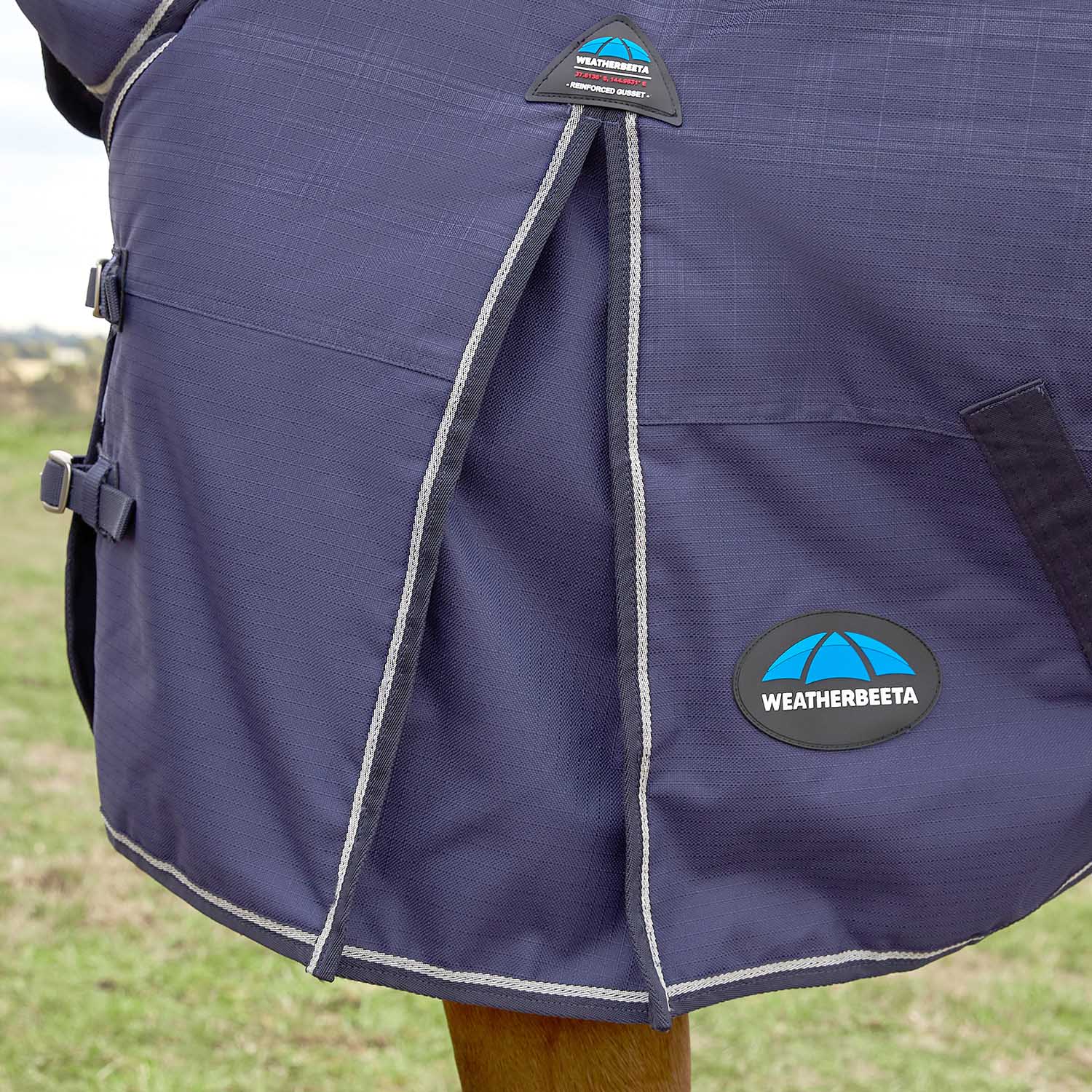 WeatherBeeta ComFiTec Prelim 1200D Combo Neck Medium Weight Waterproof Turnout Blanket for Horses, 220g - Image 3